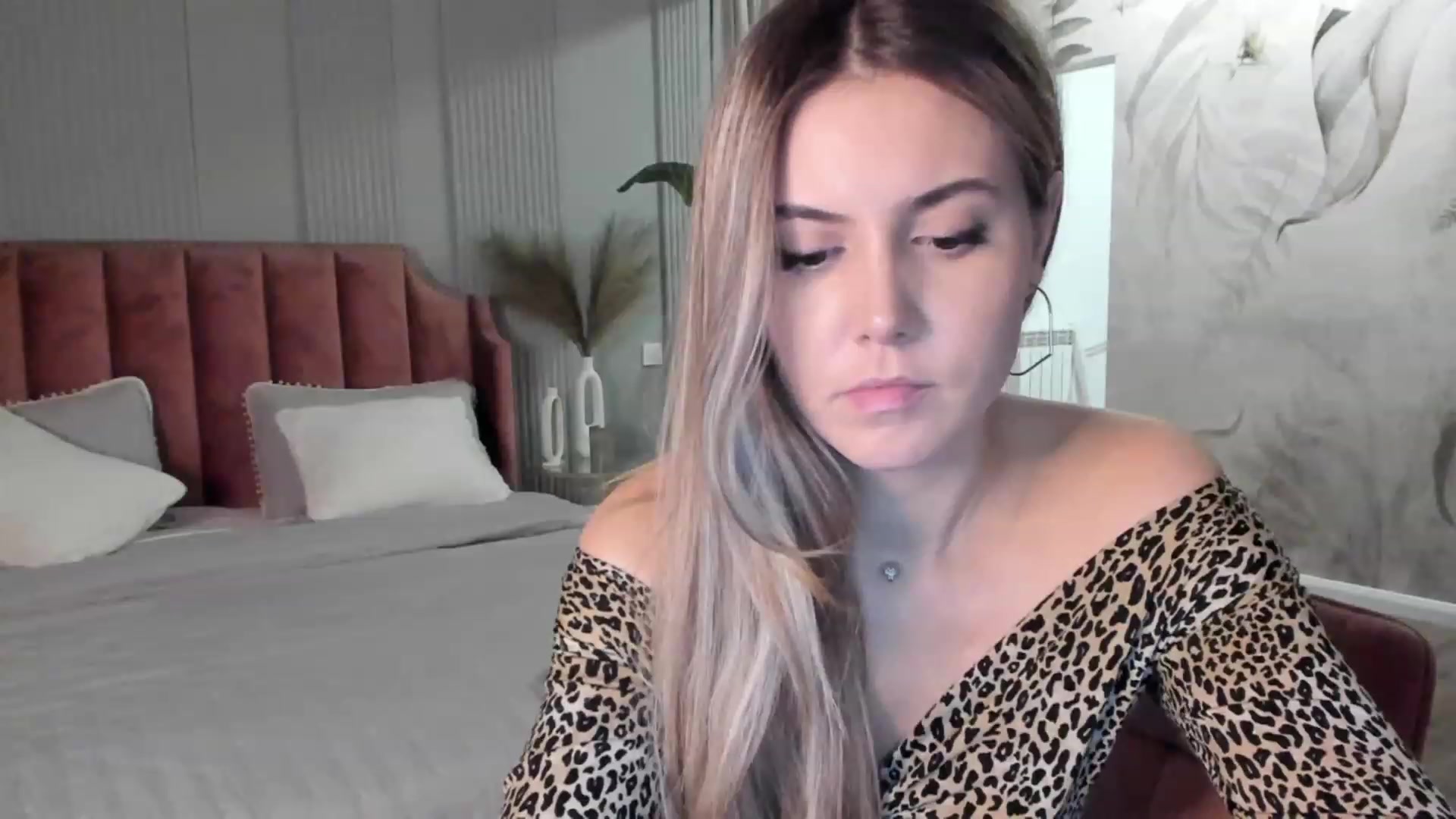Gallery image thumbnail from NellieCutest's myfreecams stream on, 12/08/2022, 22:15 image 7 of 20