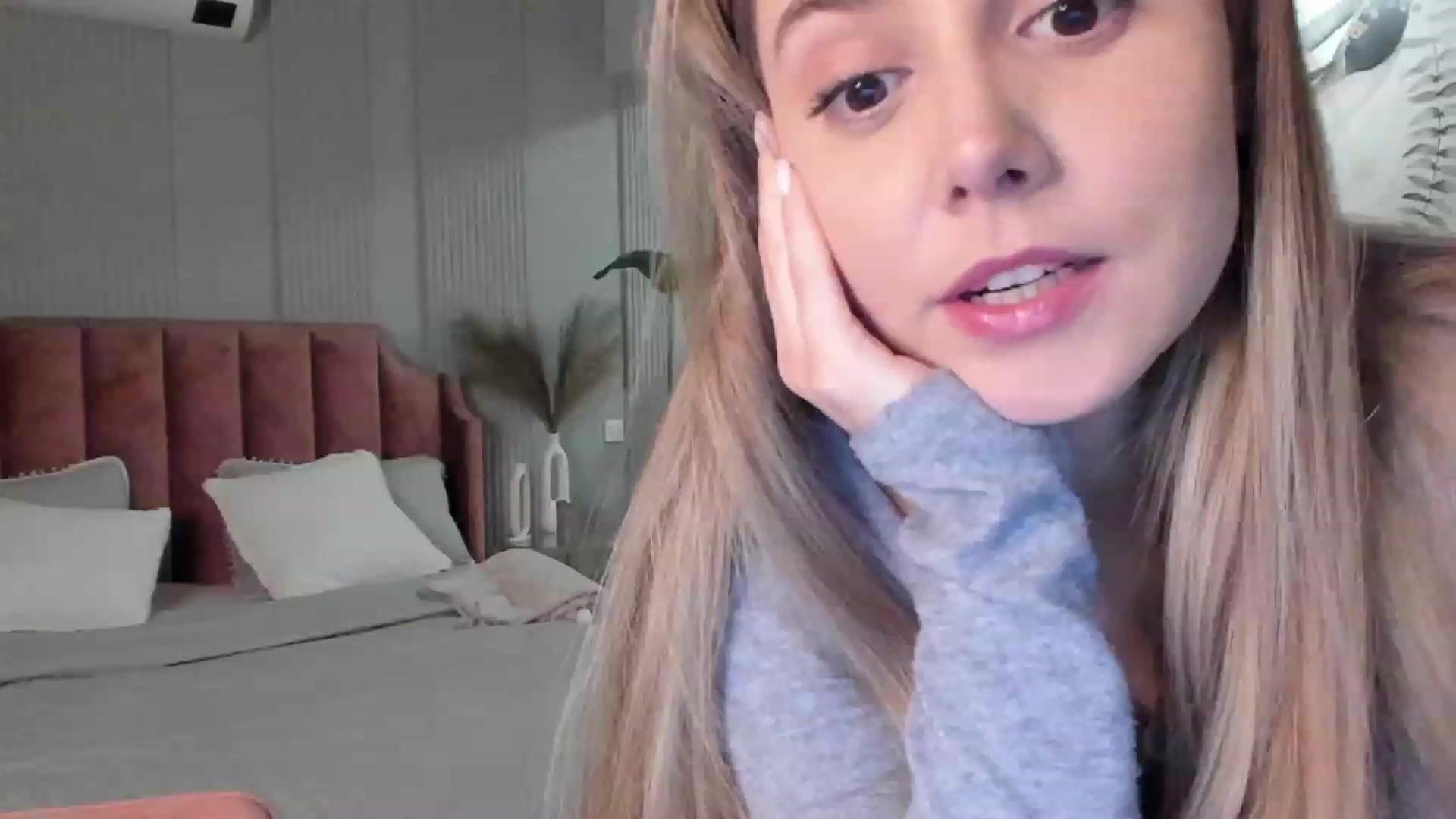 Gallery image thumbnail from NellieCutest's myfreecams stream on, 12/09/2022, 20:34 image 18 of 20