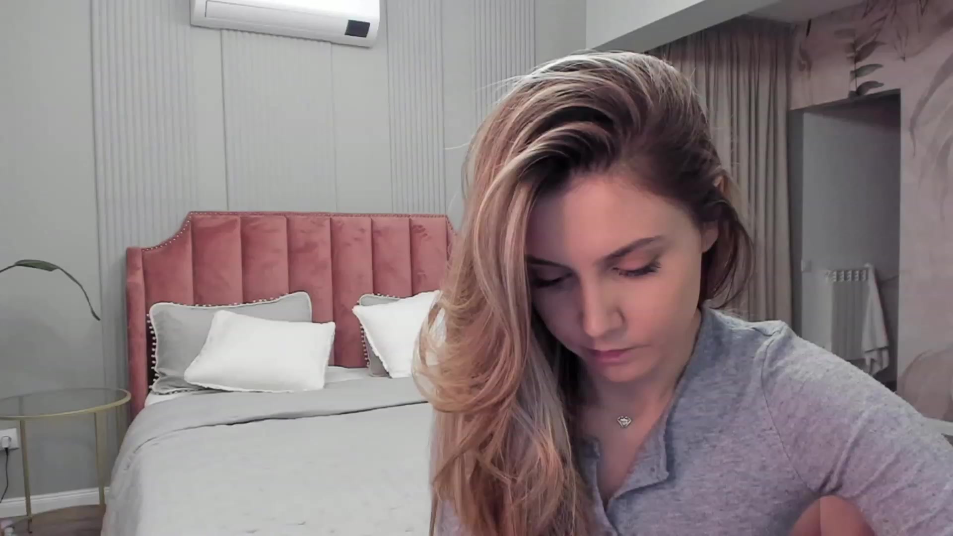 Gallery image thumbnail from NellieCutest's myfreecams stream on, 12/09/2022, 20:34 image 1 of 20