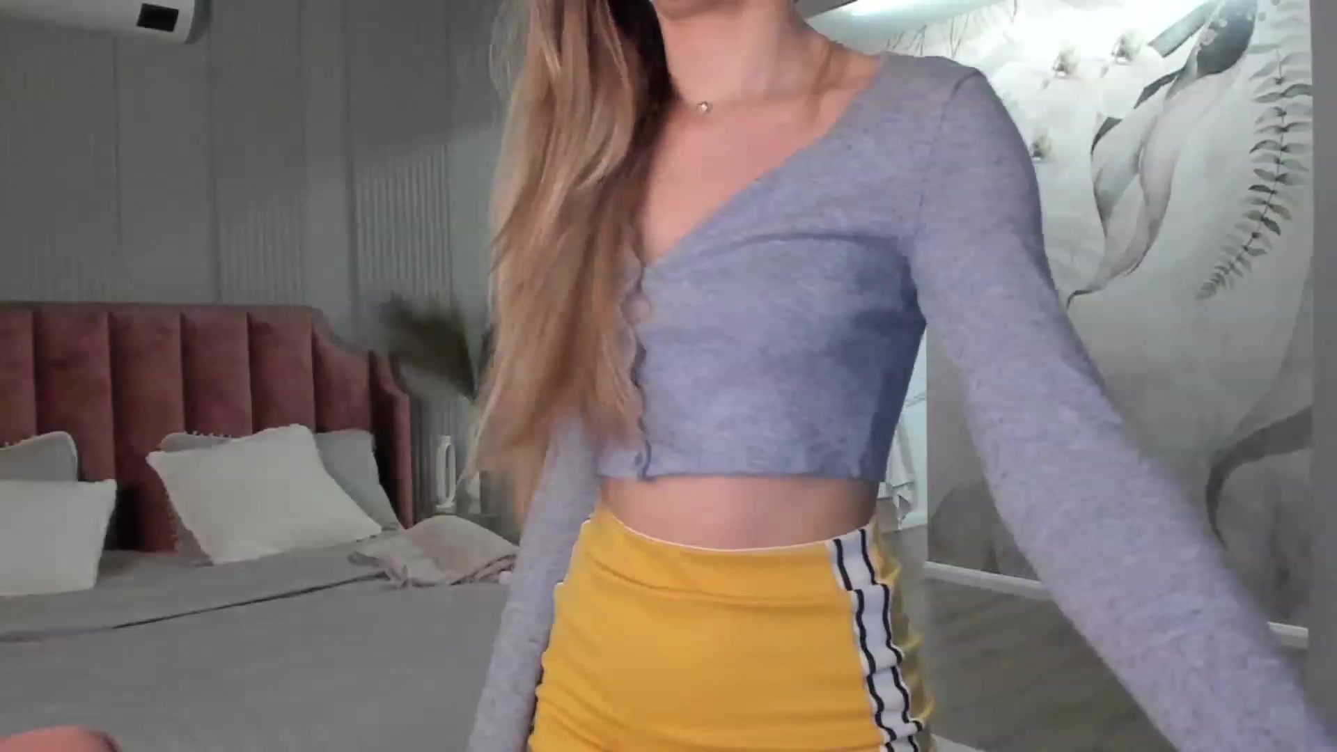 Gallery image thumbnail from NellieCutest's myfreecams stream on, 12/09/2022, 21:53 image 5 of 20