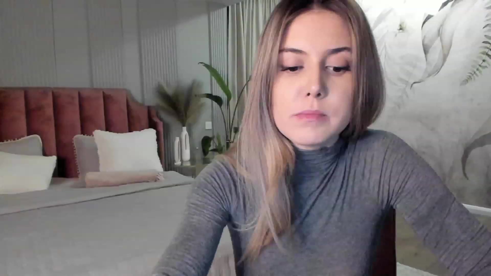 Gallery image thumbnail from NellieCutest's myfreecams stream on, 12/10/2022, 22:04 image 1 of 20