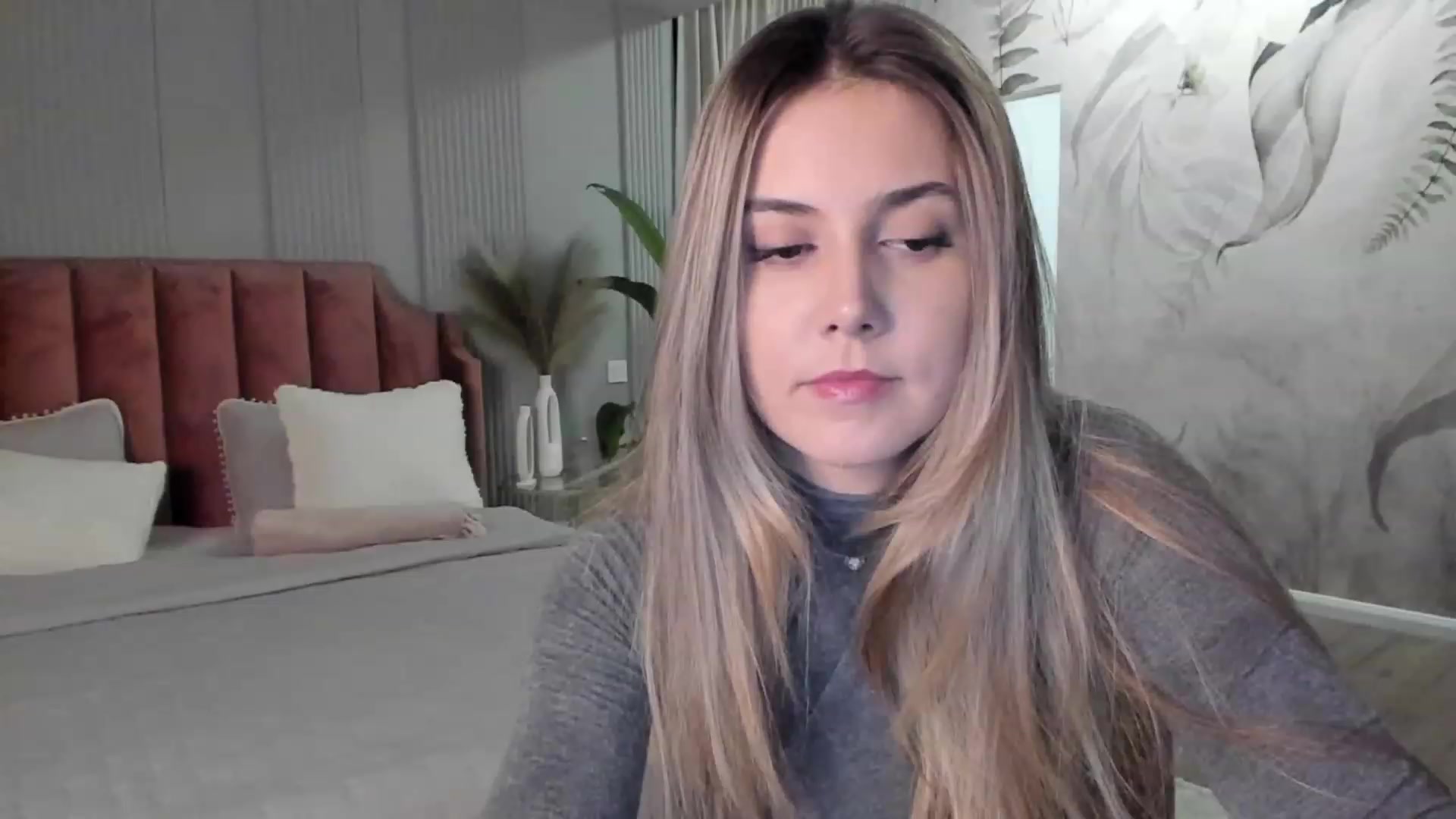 Gallery image thumbnail from NellieCutest's myfreecams stream on, 12/10/2022, 22:04 image 2 of 20