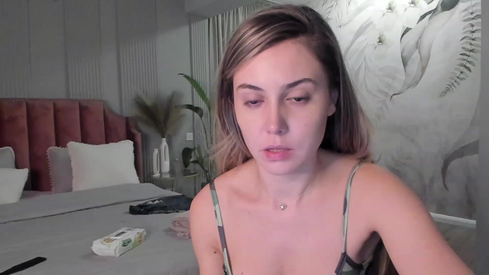 Gallery image thumbnail from NellieCutest's myfreecams stream on, 12/11/2022, 22:32 image 13 of 20