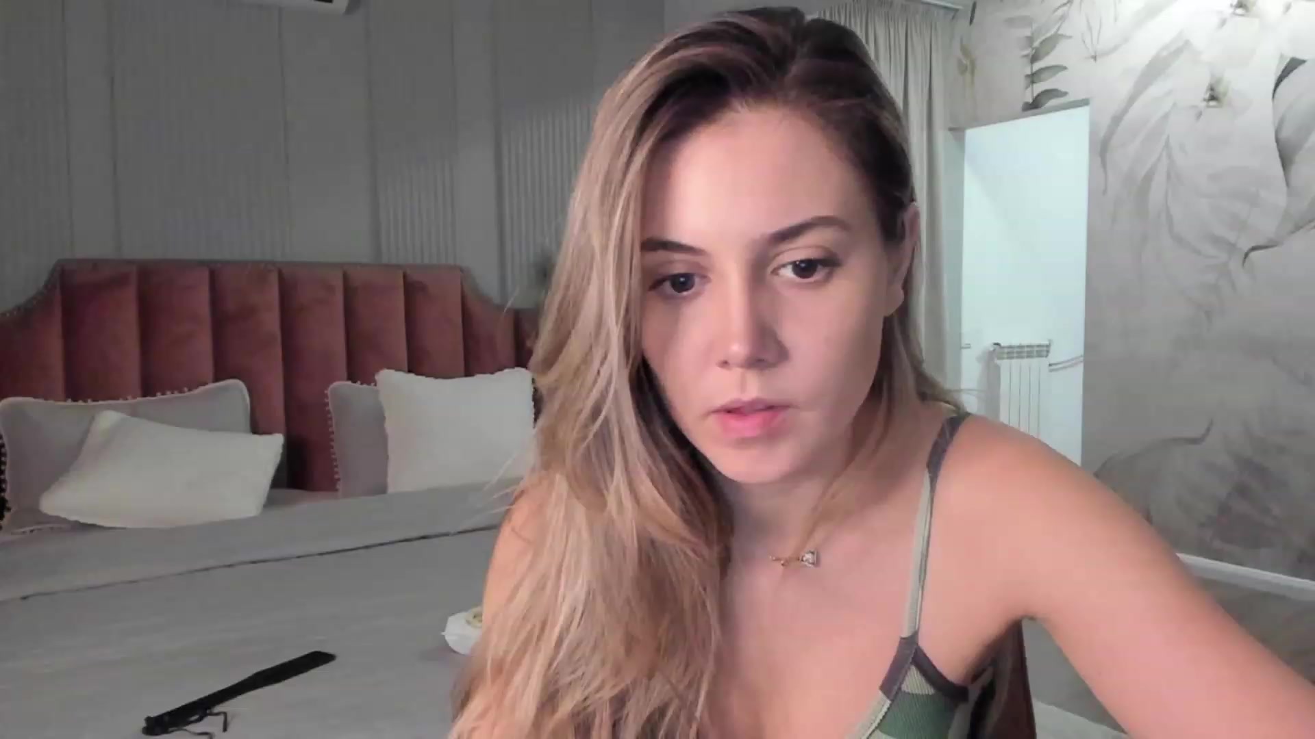 Gallery image thumbnail from NellieCutest's myfreecams stream on, 12/11/2022, 22:32 image 1 of 20