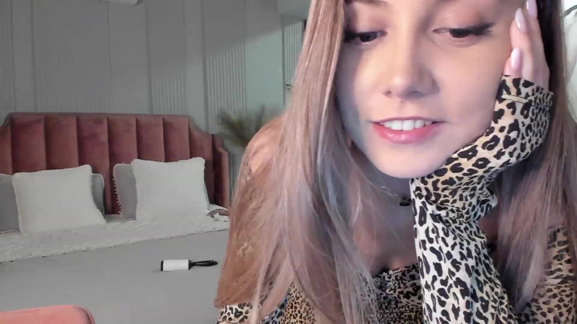 Gallery image thumbnail from NellieCutest's myfreecams stream on, 01/05/2023, 20:06 image 11 of 20