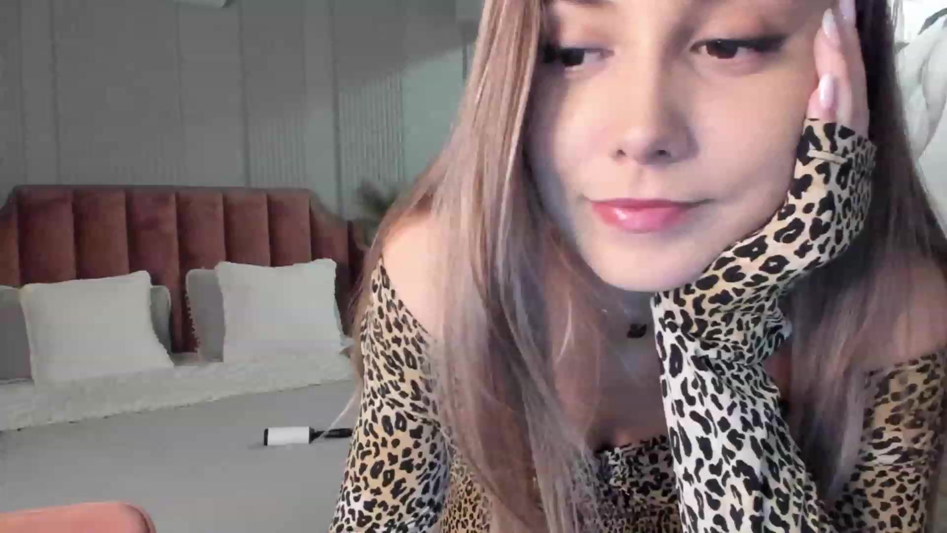 Gallery image thumbnail from NellieCutest's myfreecams stream on, 01/05/2023, 20:06 image 10 of 20
