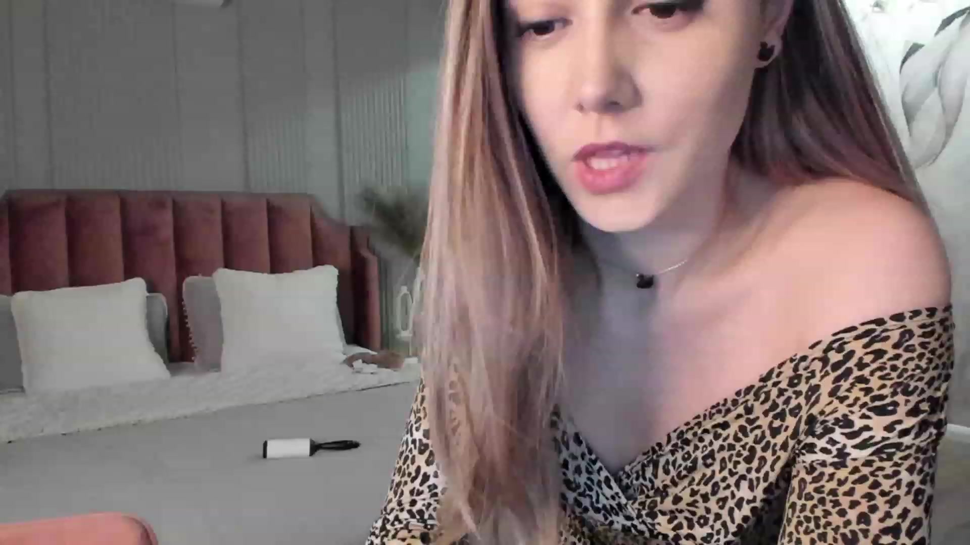 Gallery image thumbnail from NellieCutest's myfreecams stream on, 01/05/2023, 20:06 image 4 of 20