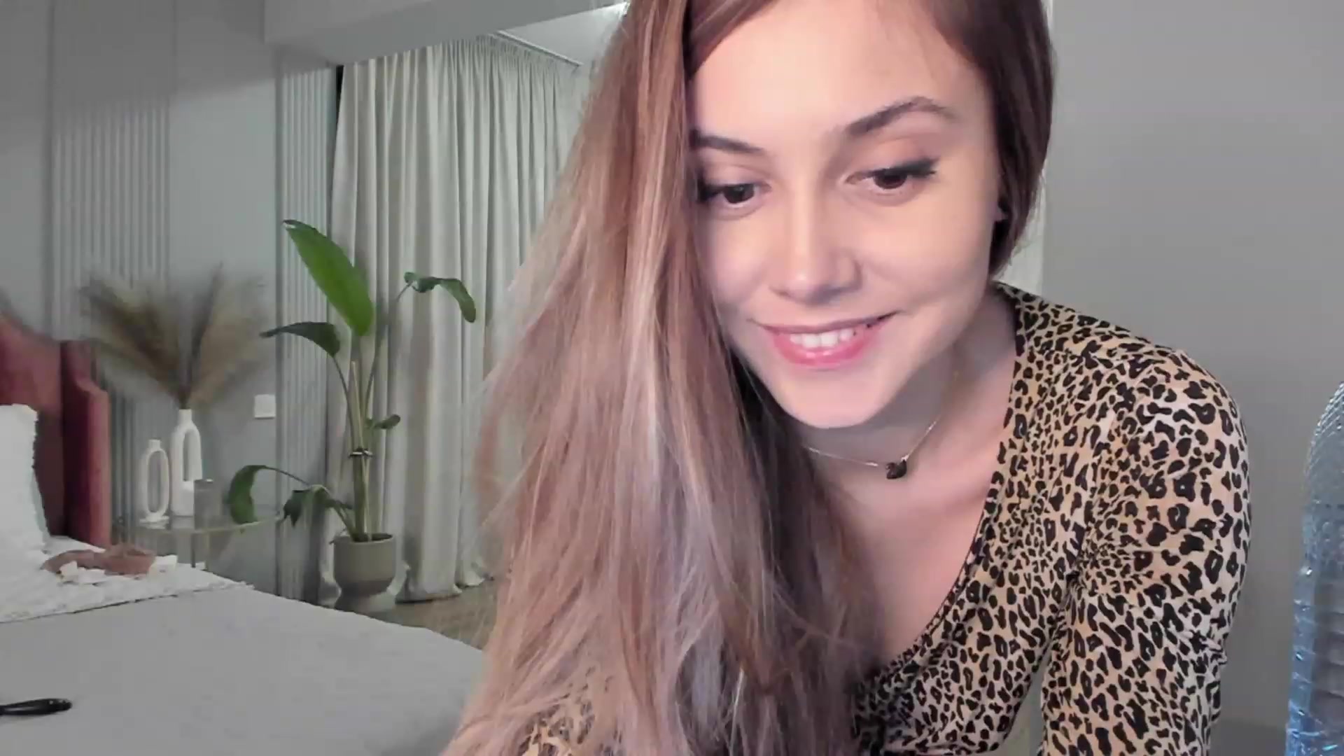 Gallery image thumbnail from NellieCutest's myfreecams stream on, 01/05/2023, 21:13 image 20 of 20