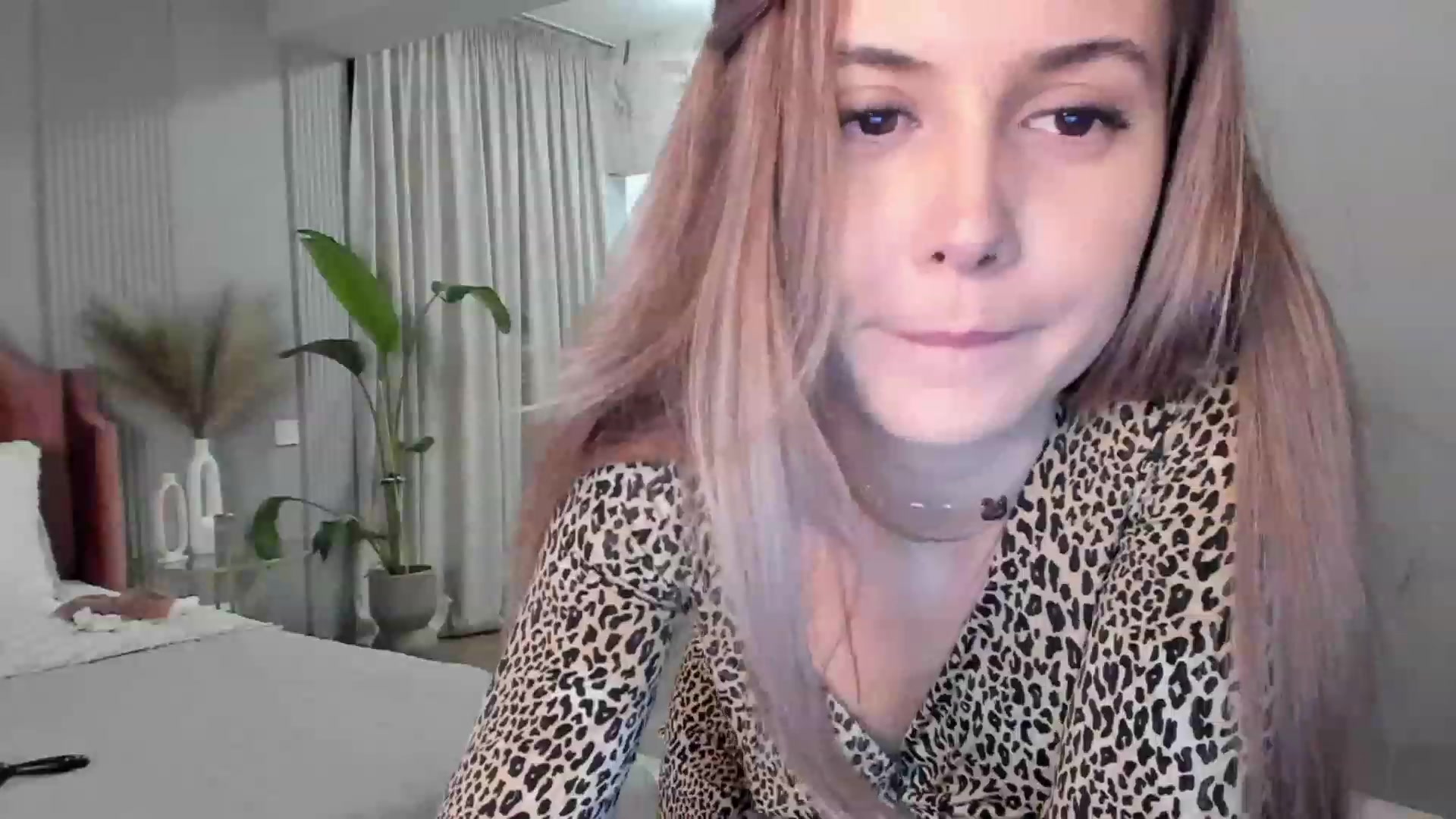 Gallery image thumbnail from NellieCutest's myfreecams stream on, 01/05/2023, 21:13 image 19 of 20