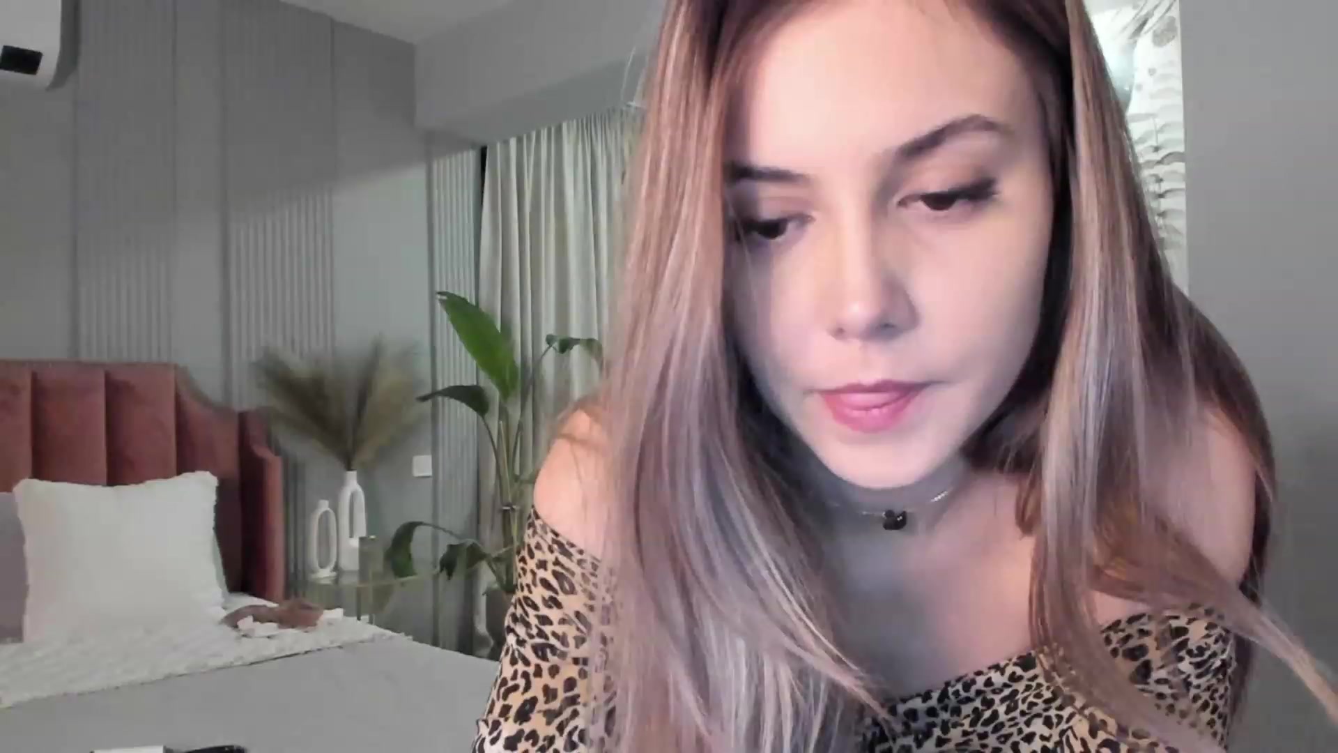 Gallery image thumbnail from NellieCutest's myfreecams stream on, 01/05/2023, 21:13 image 5 of 20