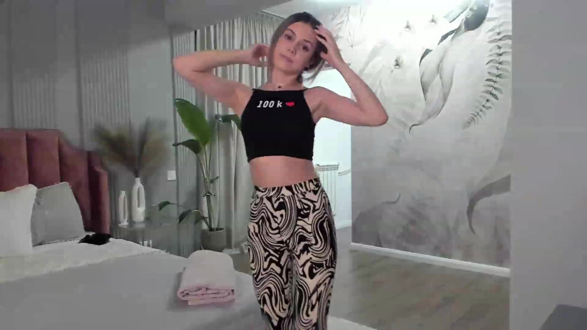 Gallery image thumbnail from NellieCutest's myfreecams stream on, 01/08/2023, 22:27 image 4 of 20