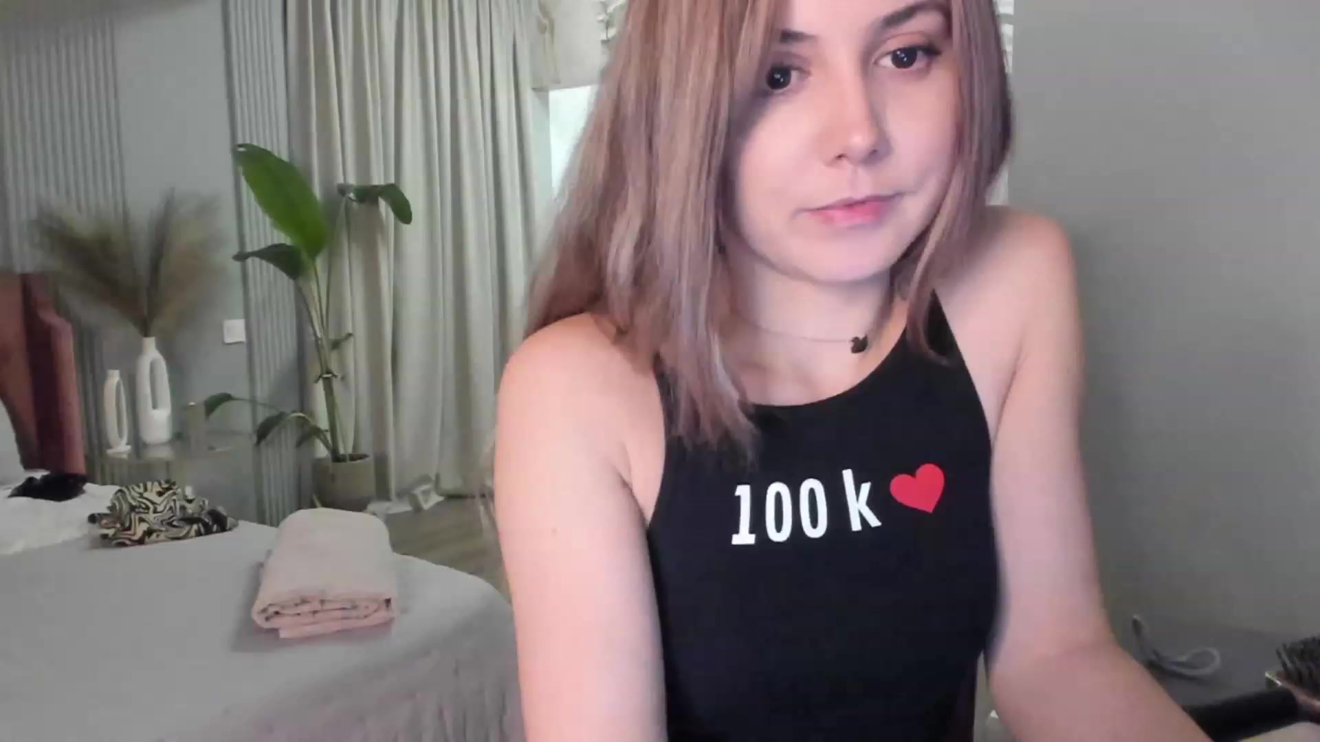 Gallery image thumbnail from NellieCutest's myfreecams stream on, 01/08/2023, 22:27 image 13 of 20