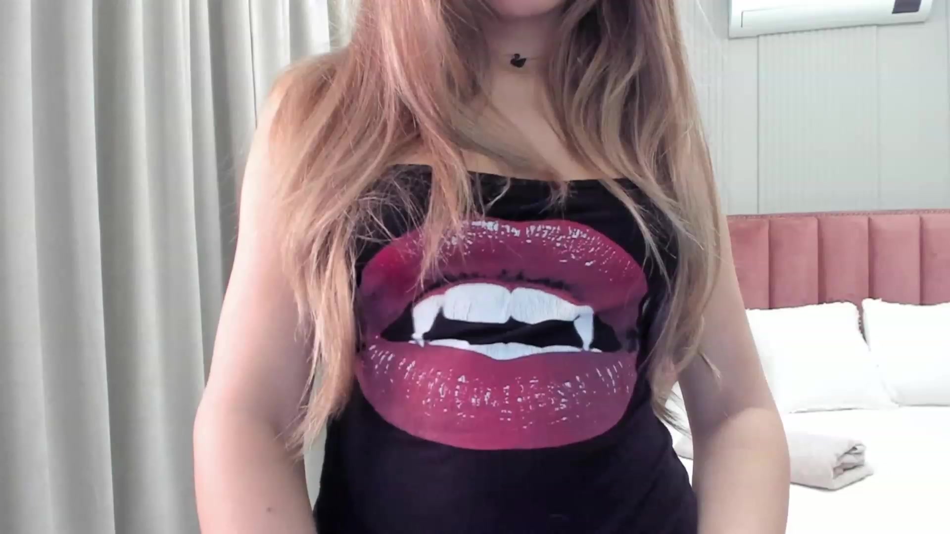 Gallery image thumbnail from NellieCutest's myfreecams stream on, 01/12/2023, 23:52 image 6 of 20