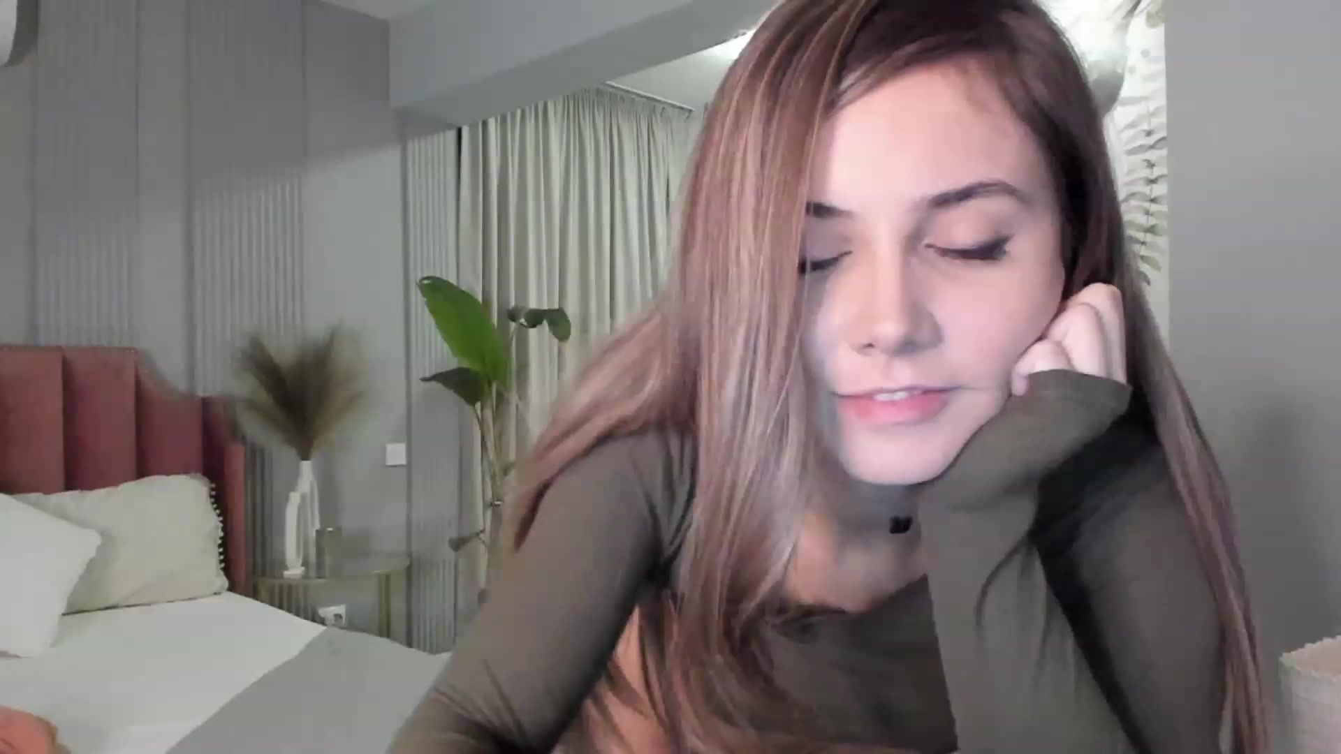 Gallery image thumbnail from NellieCutest's myfreecams stream on, 01/13/2023, 22:17 image 18 of 20
