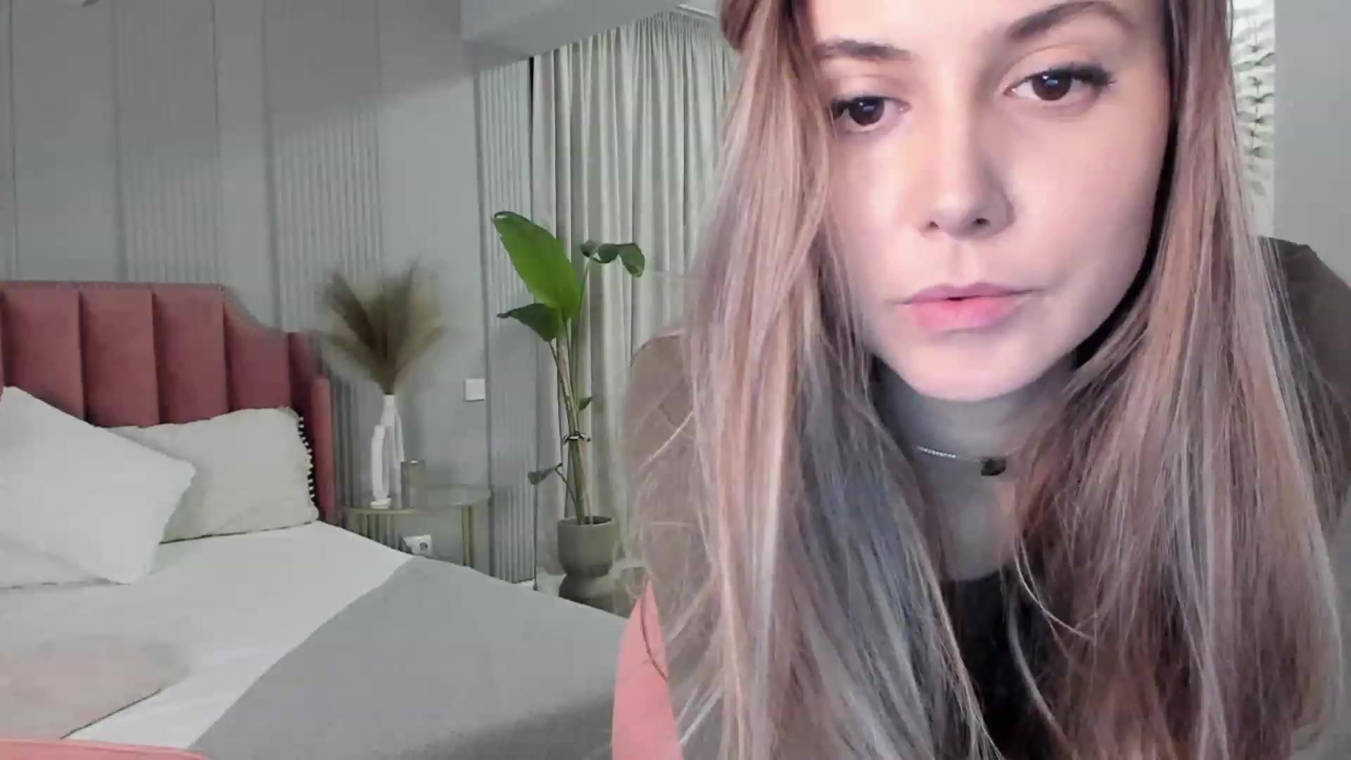 Gallery image thumbnail from NellieCutest's myfreecams stream on, 01/13/2023, 22:17 image 13 of 20