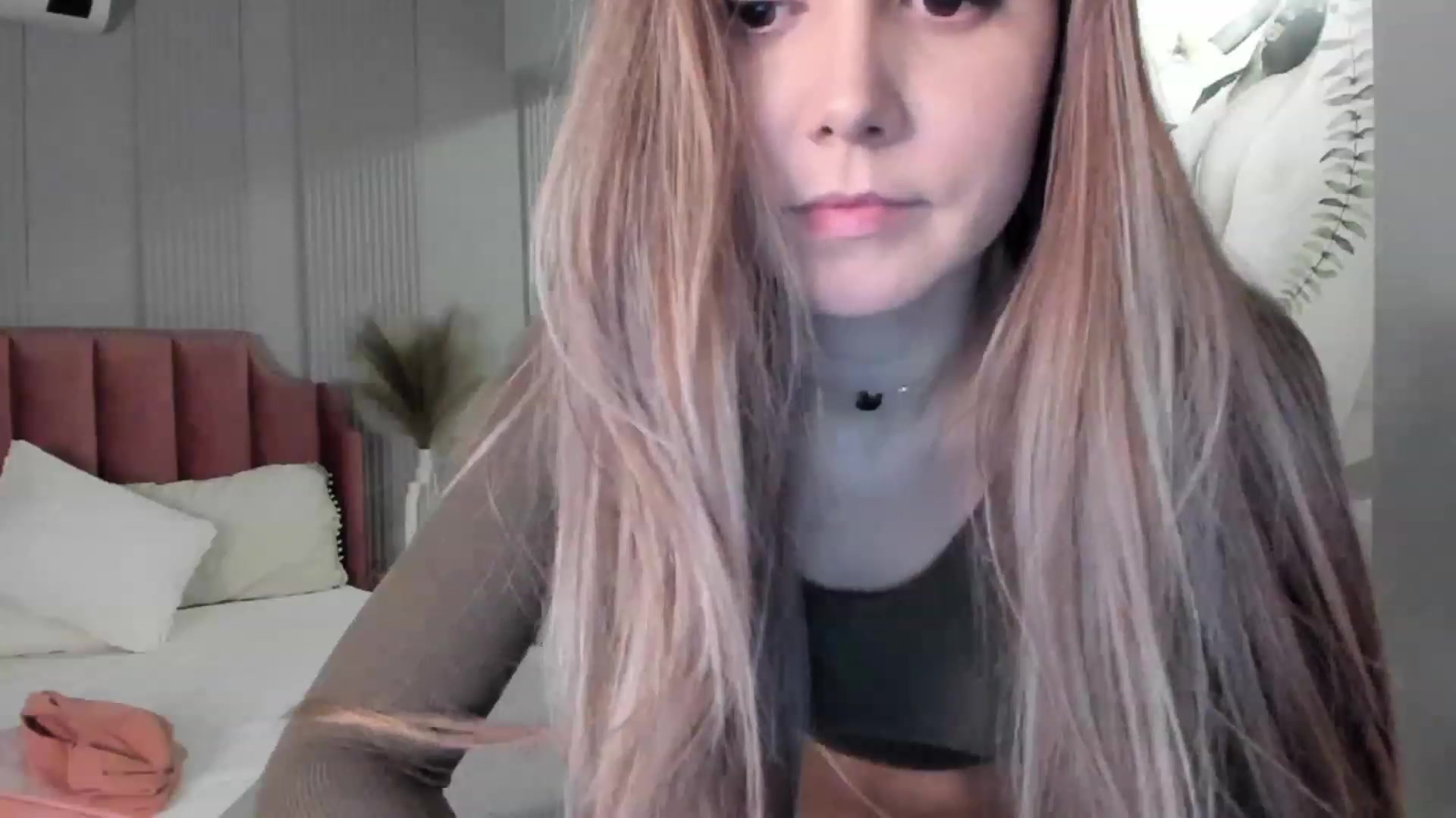 Gallery image thumbnail from NellieCutest's myfreecams stream on, 01/13/2023, 22:17 image 14 of 20