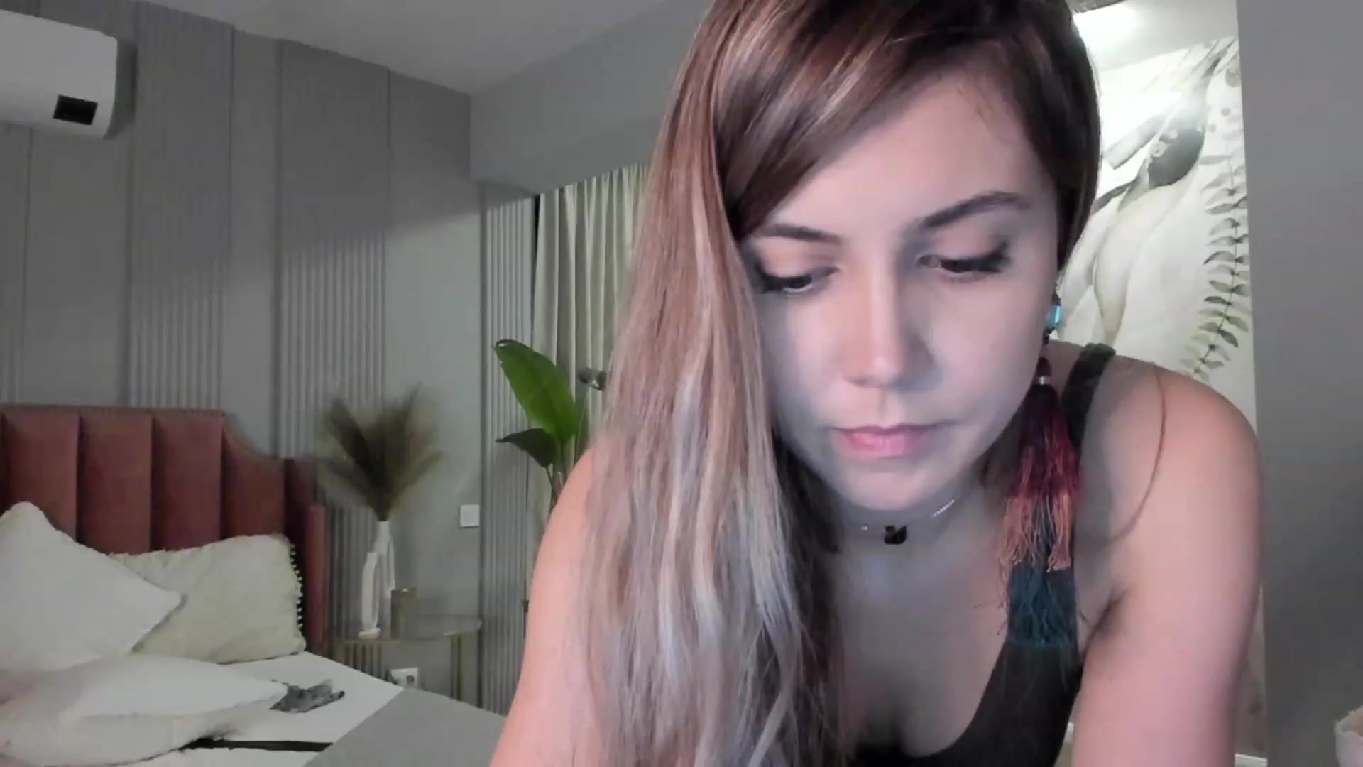 Gallery image thumbnail from NellieCutest's myfreecams stream on, 01/15/2023, 22:44 image 13 of 20