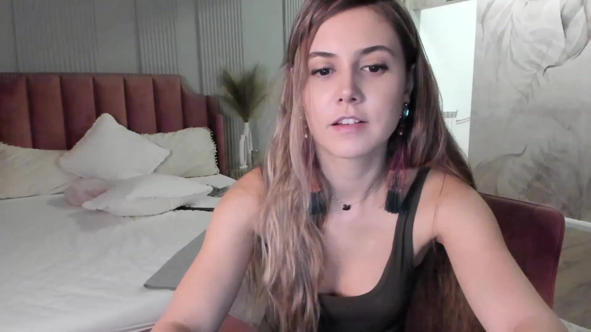 Gallery image thumbnail from NellieCutest's myfreecams stream on, 01/15/2023, 22:44 image 5 of 20