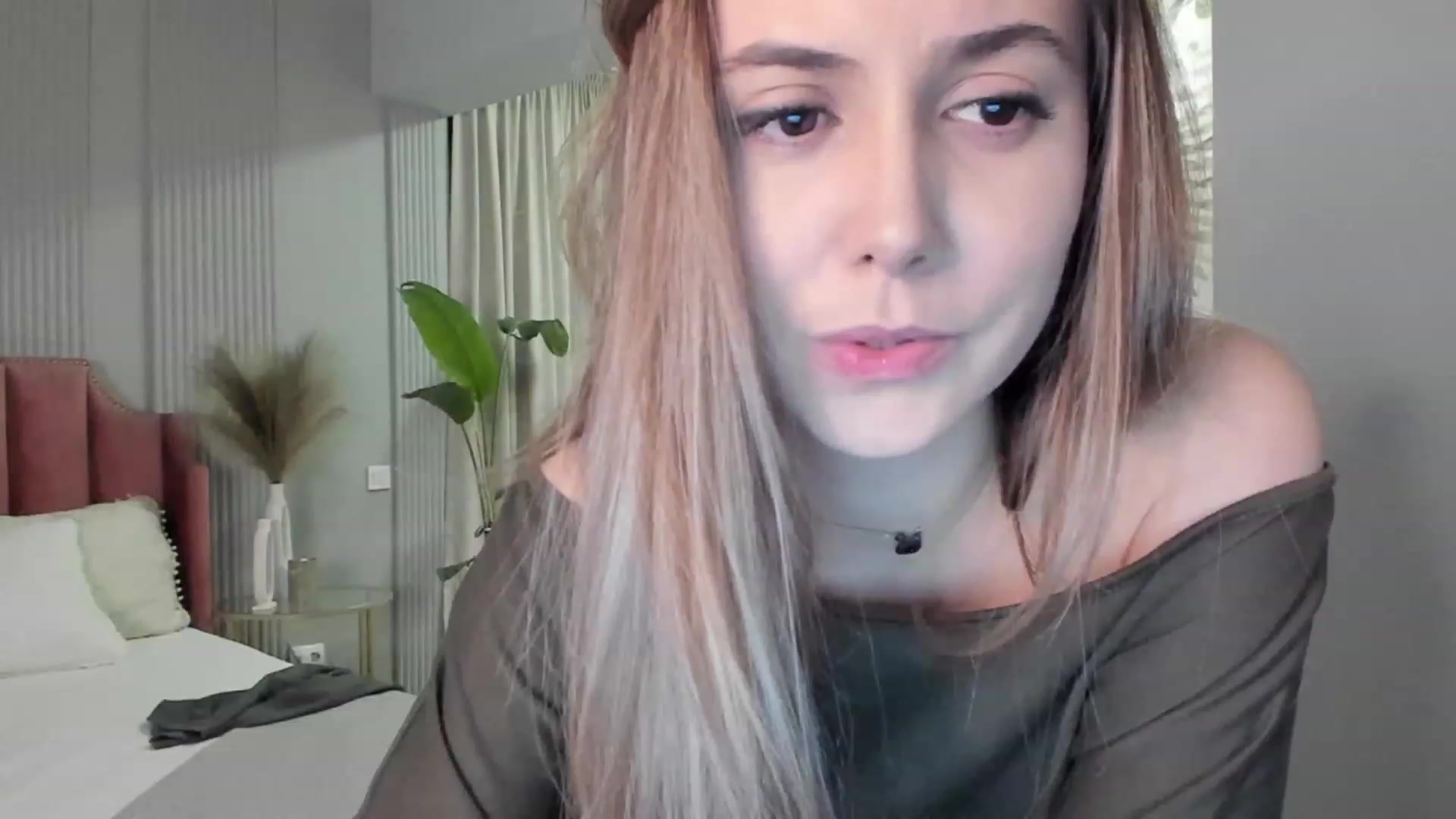 Gallery image thumbnail from NellieCutest's myfreecams stream on, 01/19/2023, 21:57 image 12 of 20
