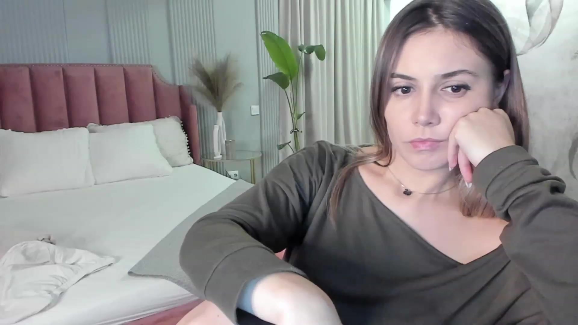Gallery image thumbnail from NellieCutest's myfreecams stream on, 01/19/2023, 22:47 image 17 of 20