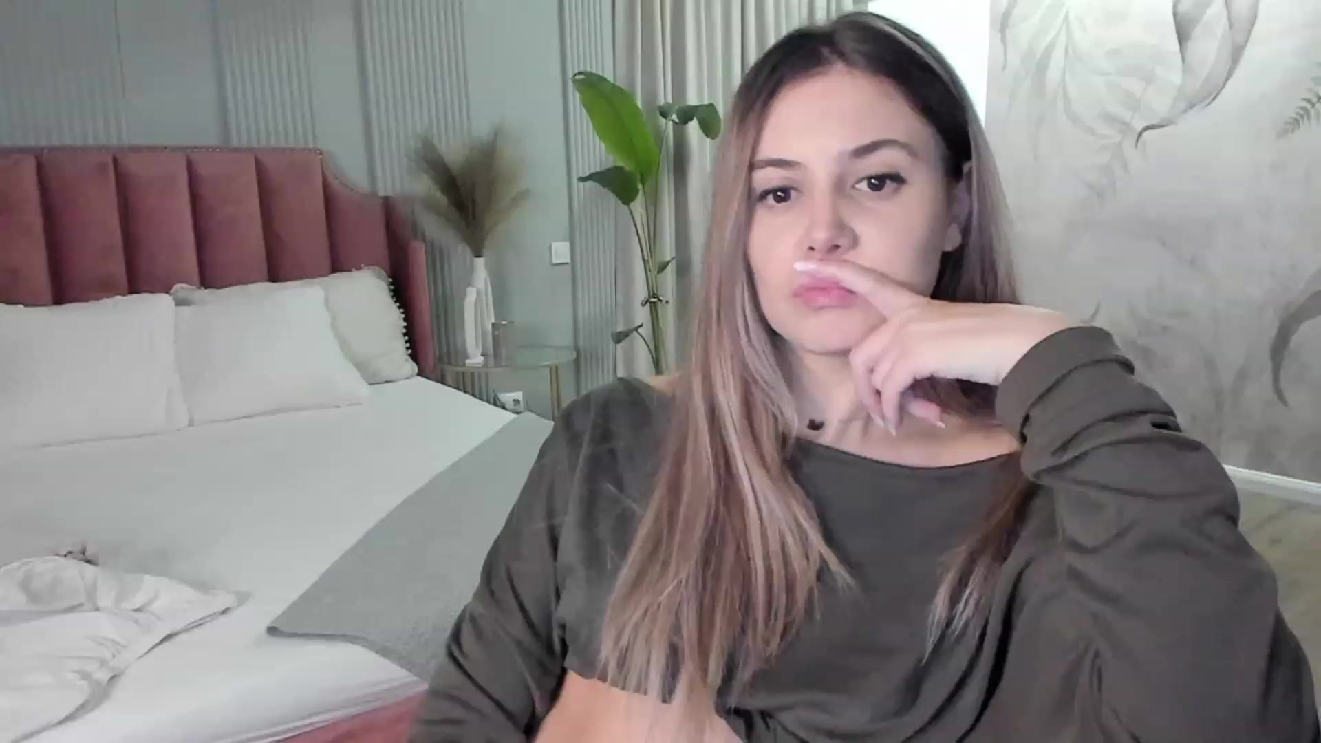 Gallery image thumbnail from NellieCutest's myfreecams stream on, 01/19/2023, 22:47 image 11 of 20