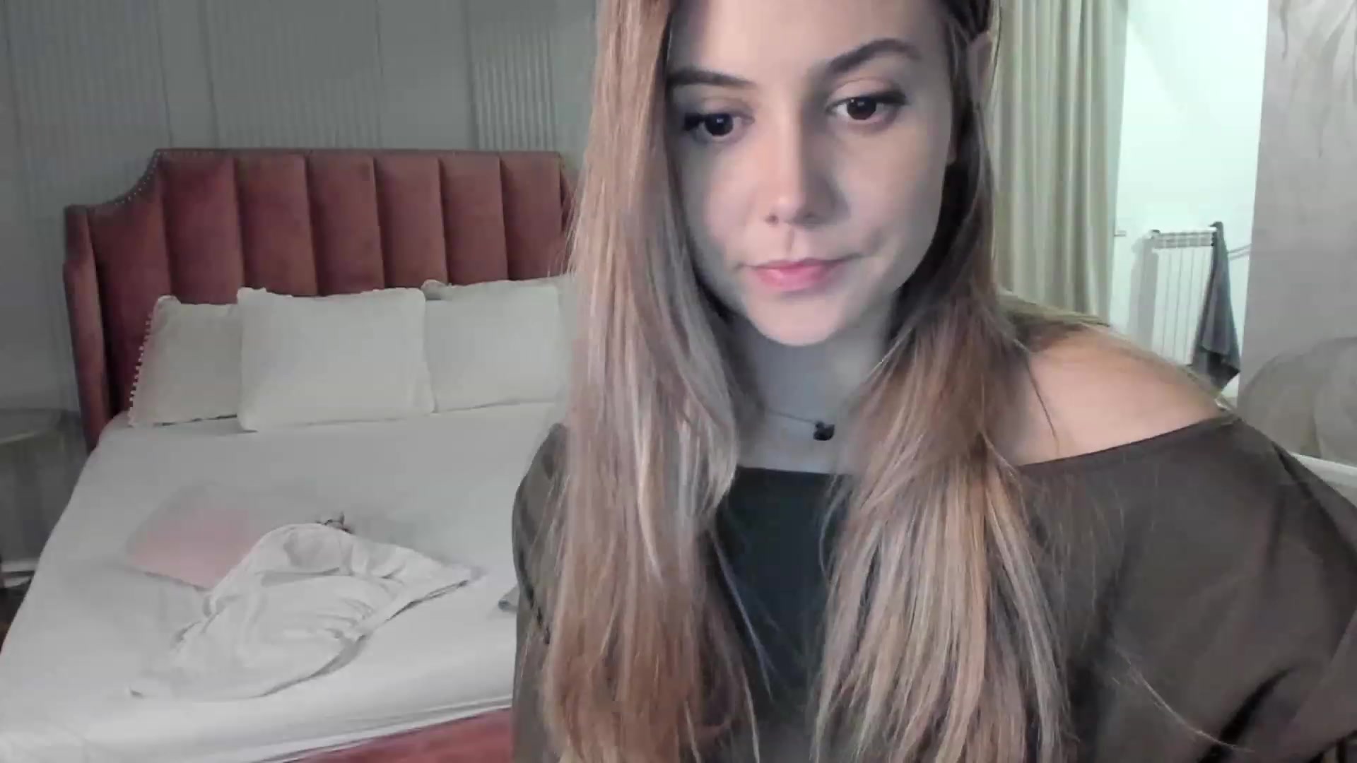Gallery image thumbnail from NellieCutest's myfreecams stream on, 01/19/2023, 22:47 image 10 of 20