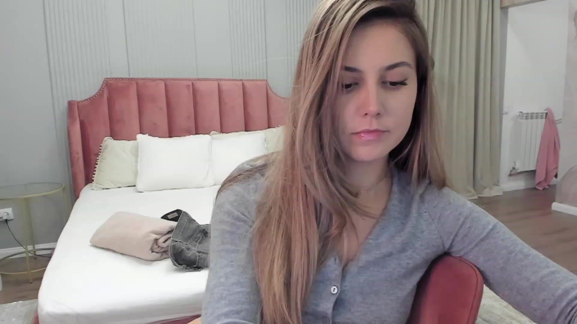 Gallery image thumbnail from NellieCutest's myfreecams stream on, 01/20/2023, 23:10 image 7 of 20