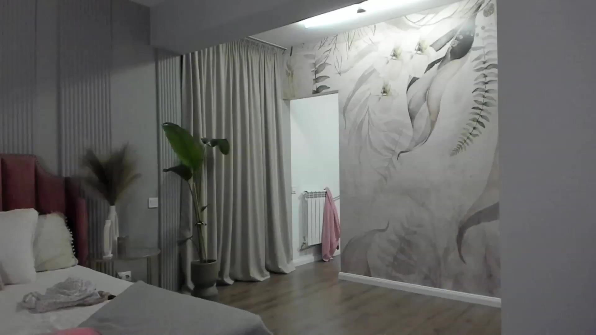 Gallery image thumbnail from NellieCutest's myfreecams stream on, 01/21/2023, 22:39 image 7 of 20