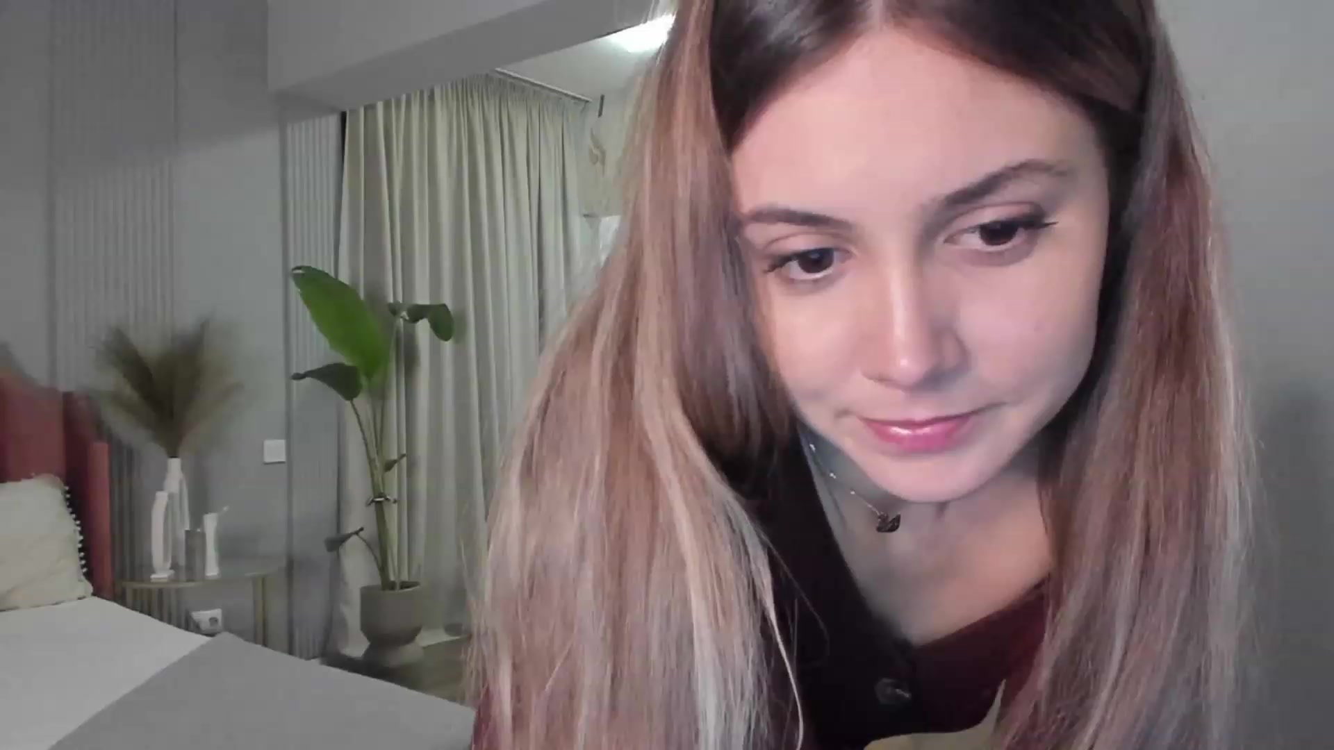 Gallery image thumbnail from NellieCutest's myfreecams stream on, 01/22/2023, 22:17 image 1 of 20