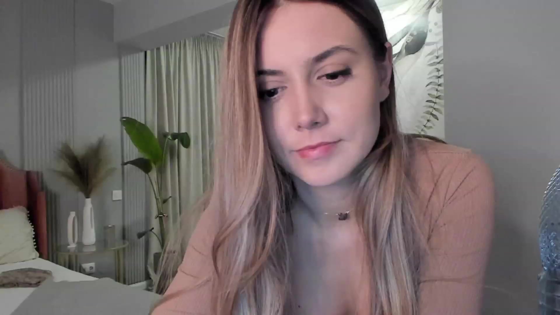 Gallery image thumbnail from NellieCutest's myfreecams stream on, 01/26/2023, 22:00 image 3 of 20