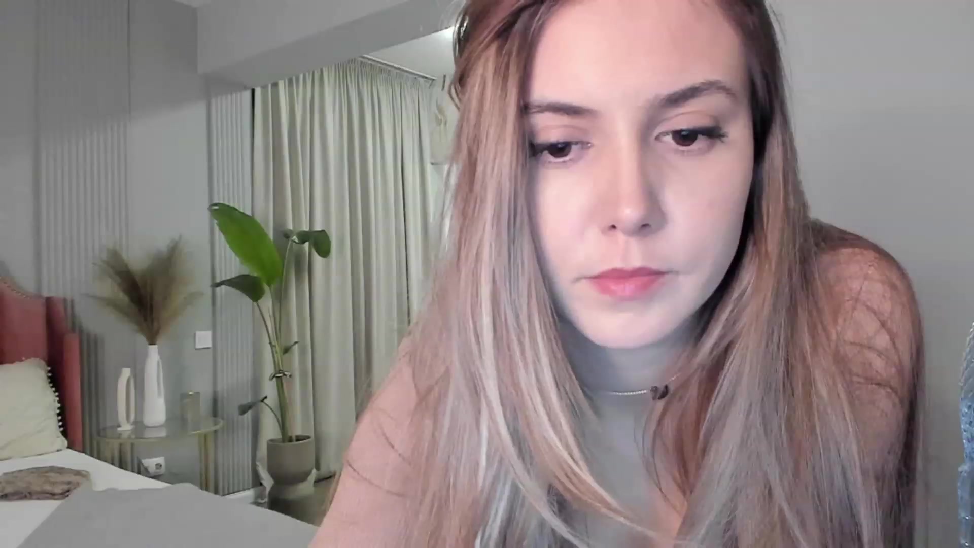 Gallery image thumbnail from NellieCutest's myfreecams stream on, 01/26/2023, 22:00 image 6 of 20
