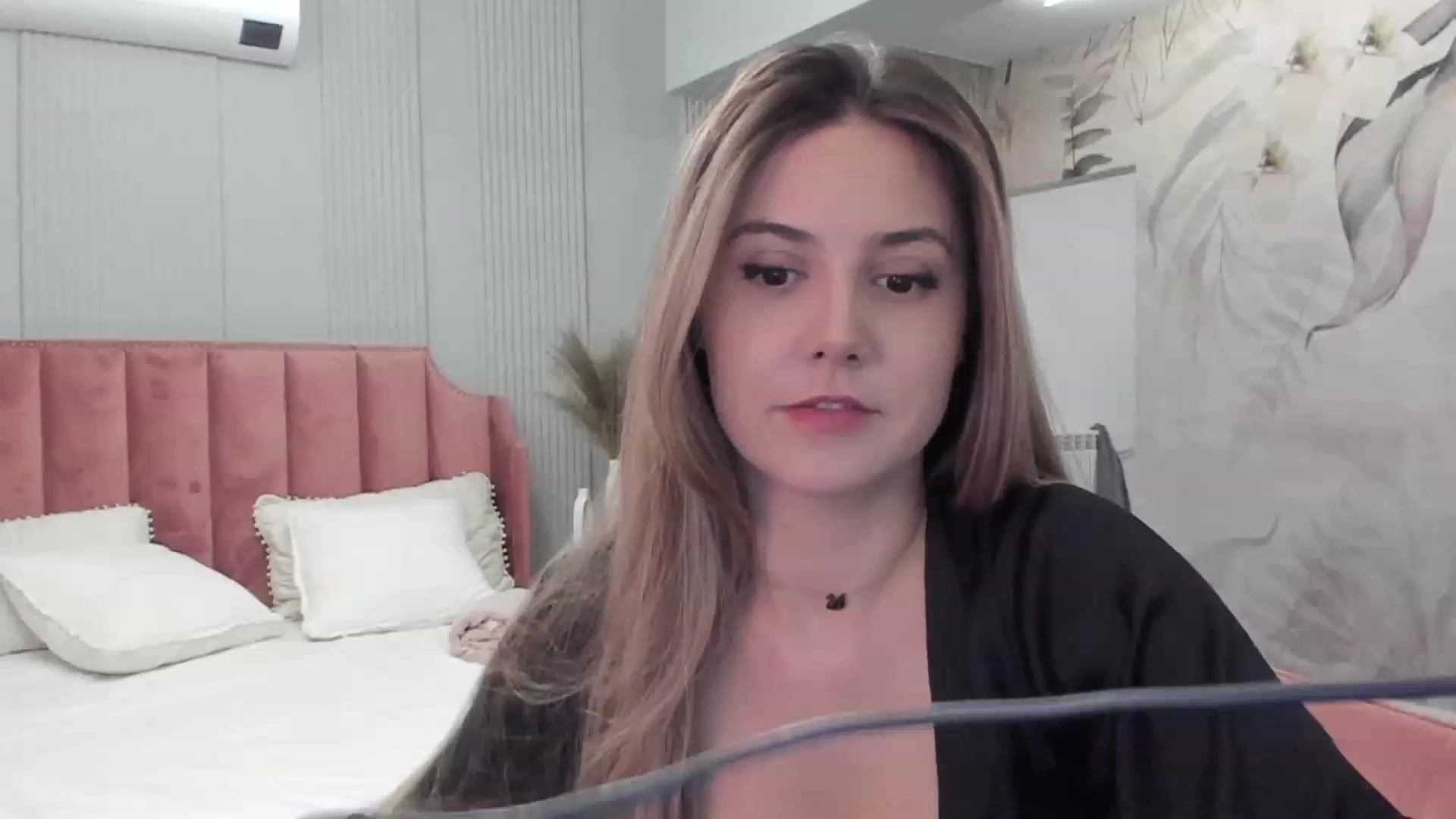 Gallery image thumbnail from NellieCutest's myfreecams stream on, 01/28/2023, 20:58 image 1 of 20
