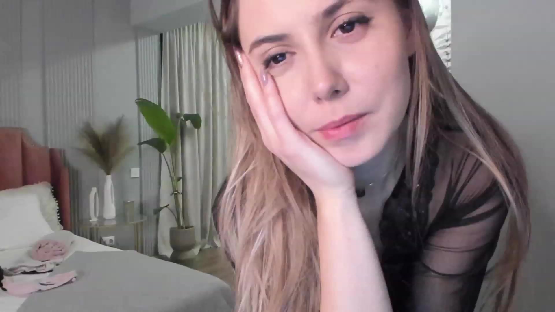 Gallery image thumbnail from NellieCutest's myfreecams stream on, 01/28/2023, 23:21 image 17 of 20