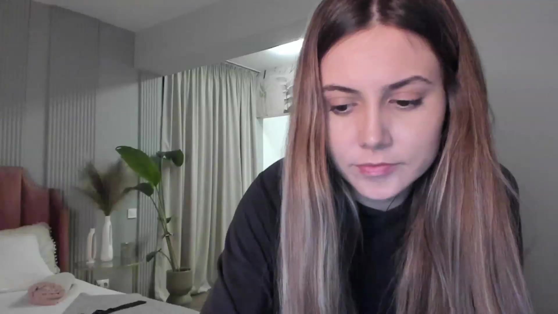 Gallery image thumbnail from NellieCutest's myfreecams stream on, 01/29/2023, 23:19 image 13 of 20