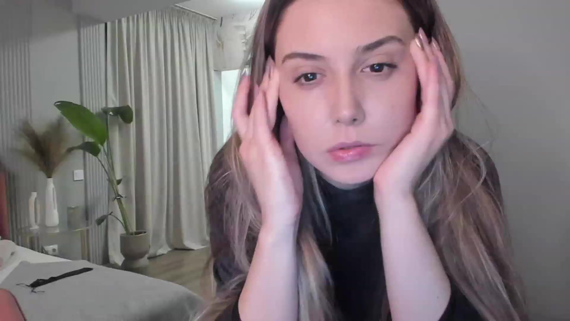 Gallery image thumbnail from NellieCutest's myfreecams stream on, 01/29/2023, 23:19 image 4 of 20