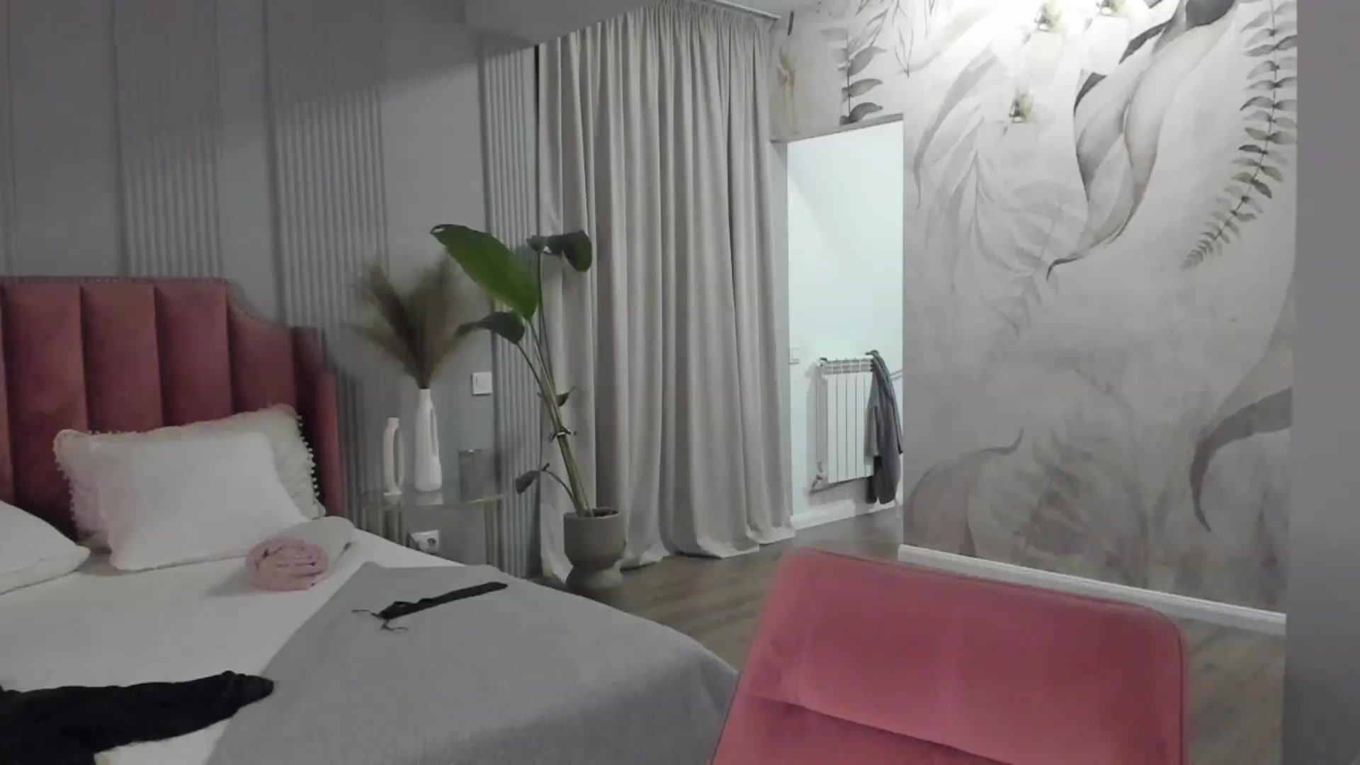 Gallery image thumbnail from NellieCutest's myfreecams stream on, 01/29/2023, 23:19 image 19 of 20