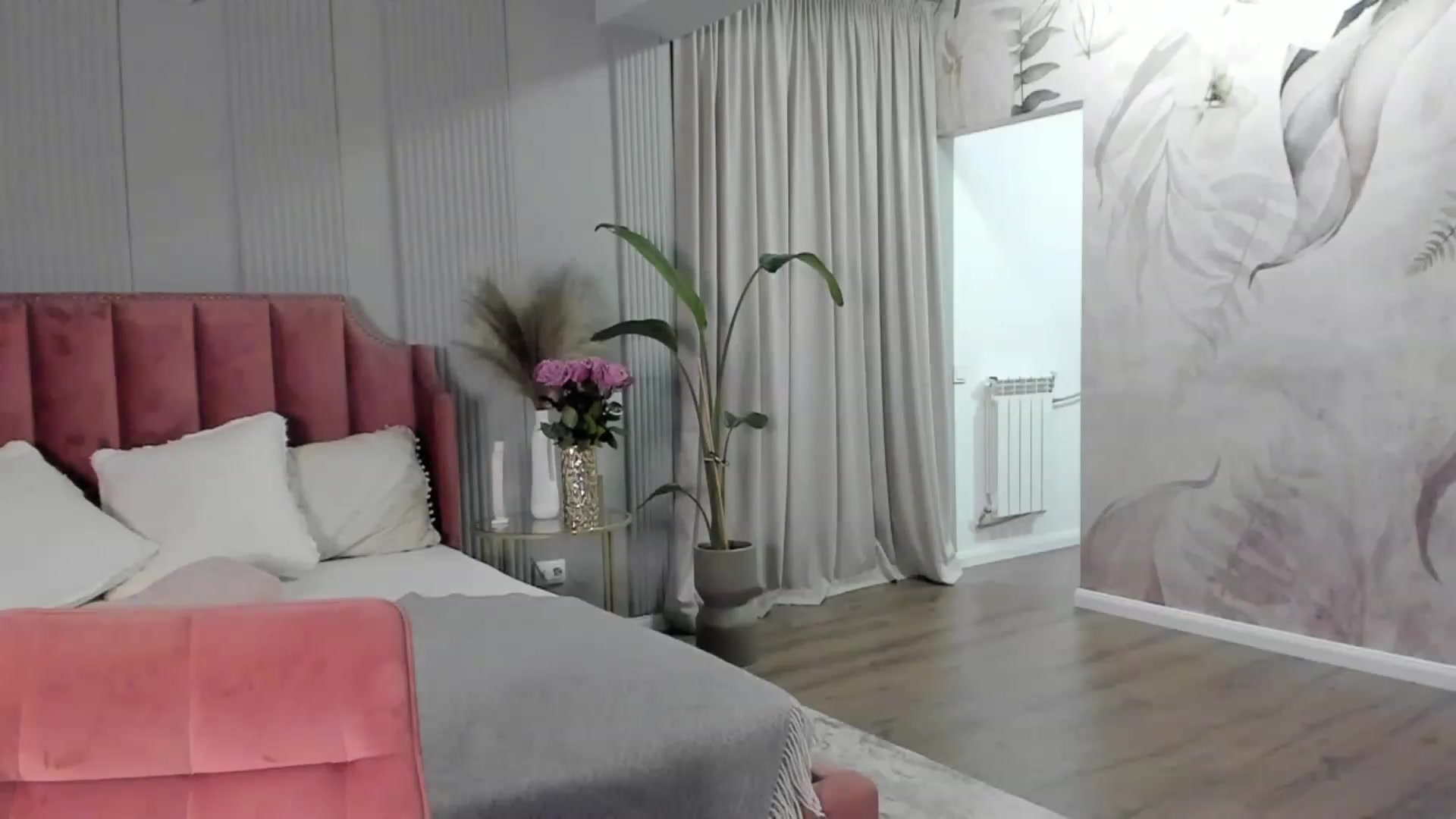 Gallery image thumbnail from NellieCutest's myfreecams stream on, 02/03/2023, 22:37 image 4 of 20