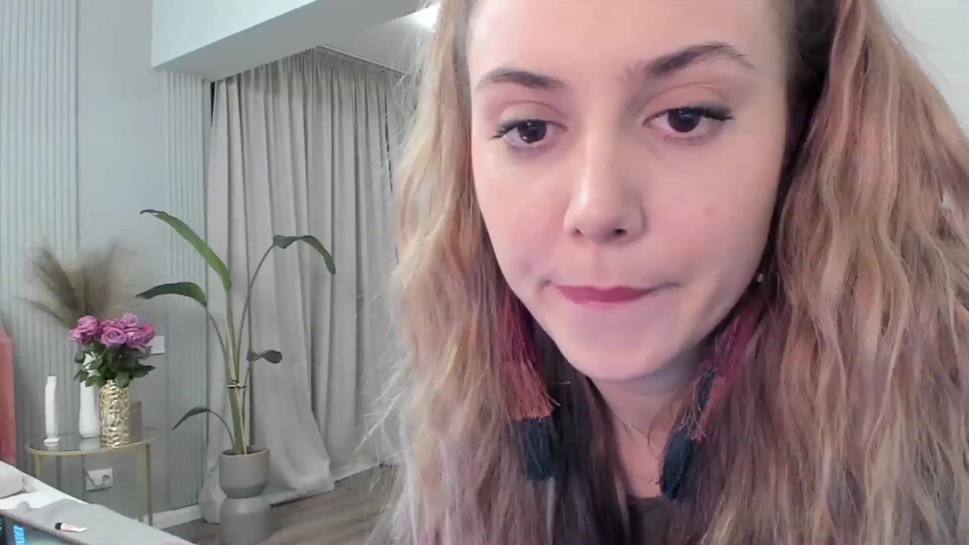 Gallery image thumbnail from NellieCutest's myfreecams stream on, 02/05/2023, 21:55 image 7 of 20