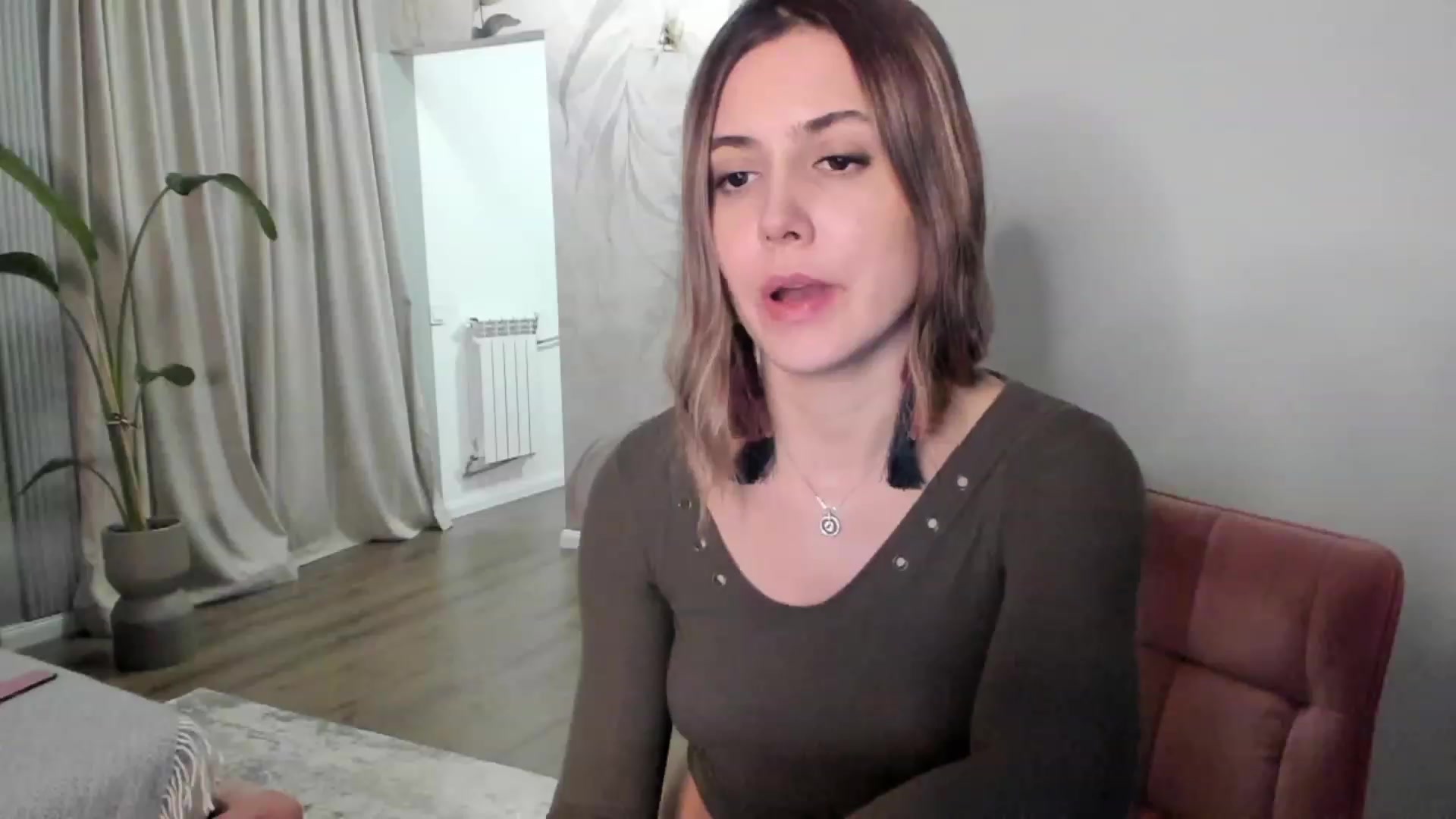 Gallery image thumbnail from NellieCutest's myfreecams stream on, 02/05/2023, 22:31 image 5 of 20