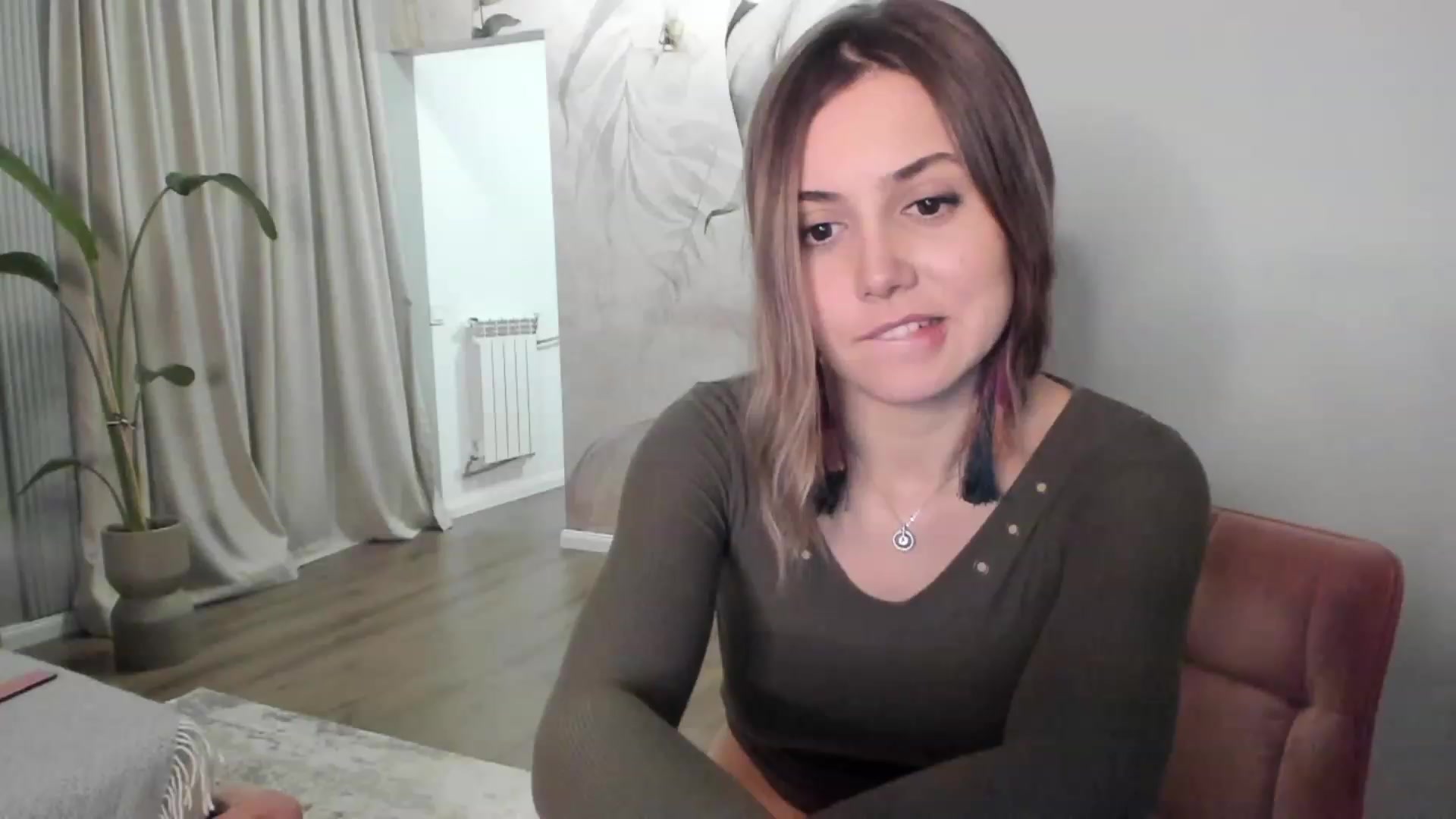 Gallery image thumbnail from NellieCutest's myfreecams stream on, 02/05/2023, 22:31 image 4 of 20