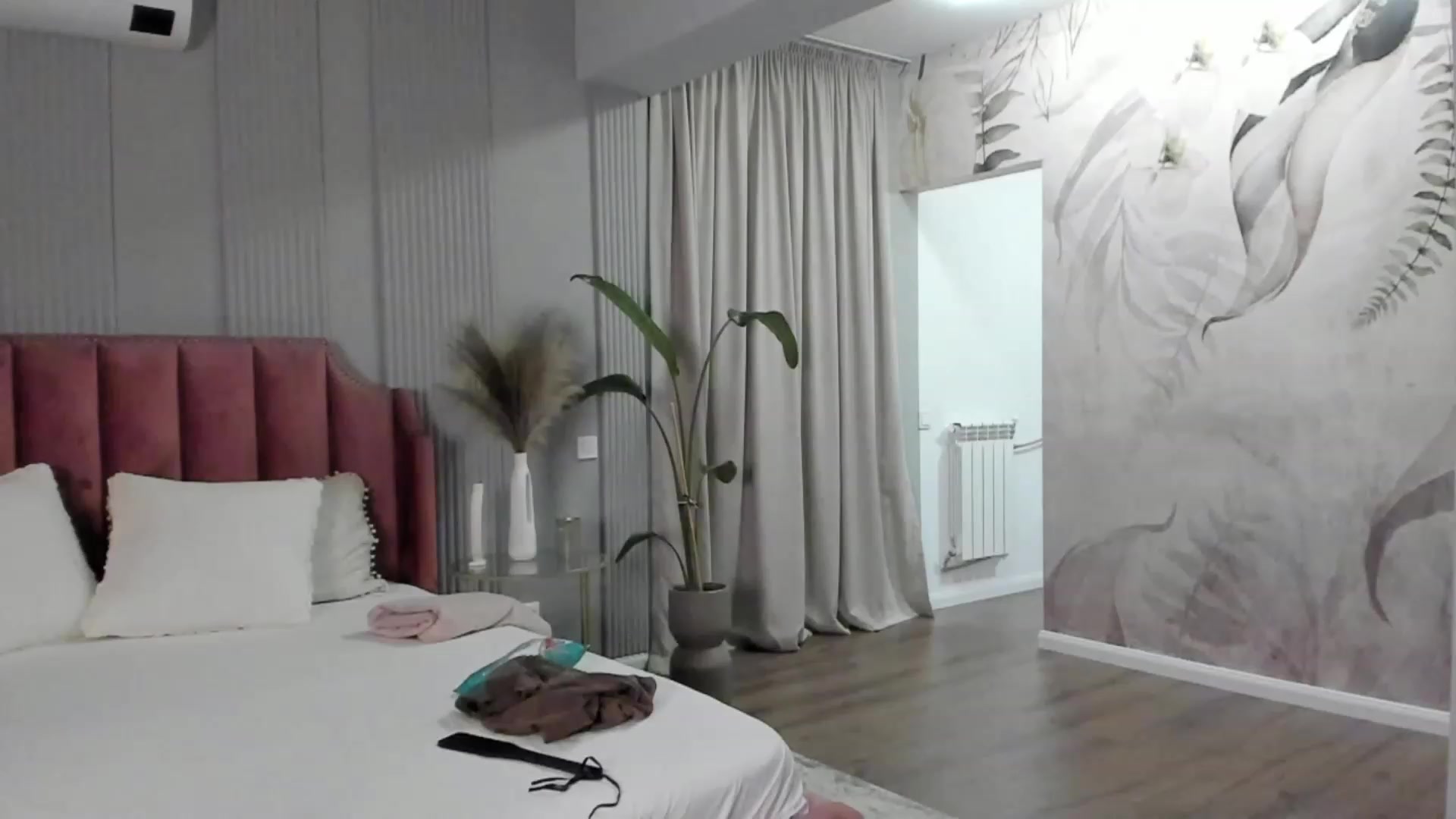 Gallery image thumbnail from NellieCutest's myfreecams stream on, 02/09/2023, 23:02 image 13 of 20