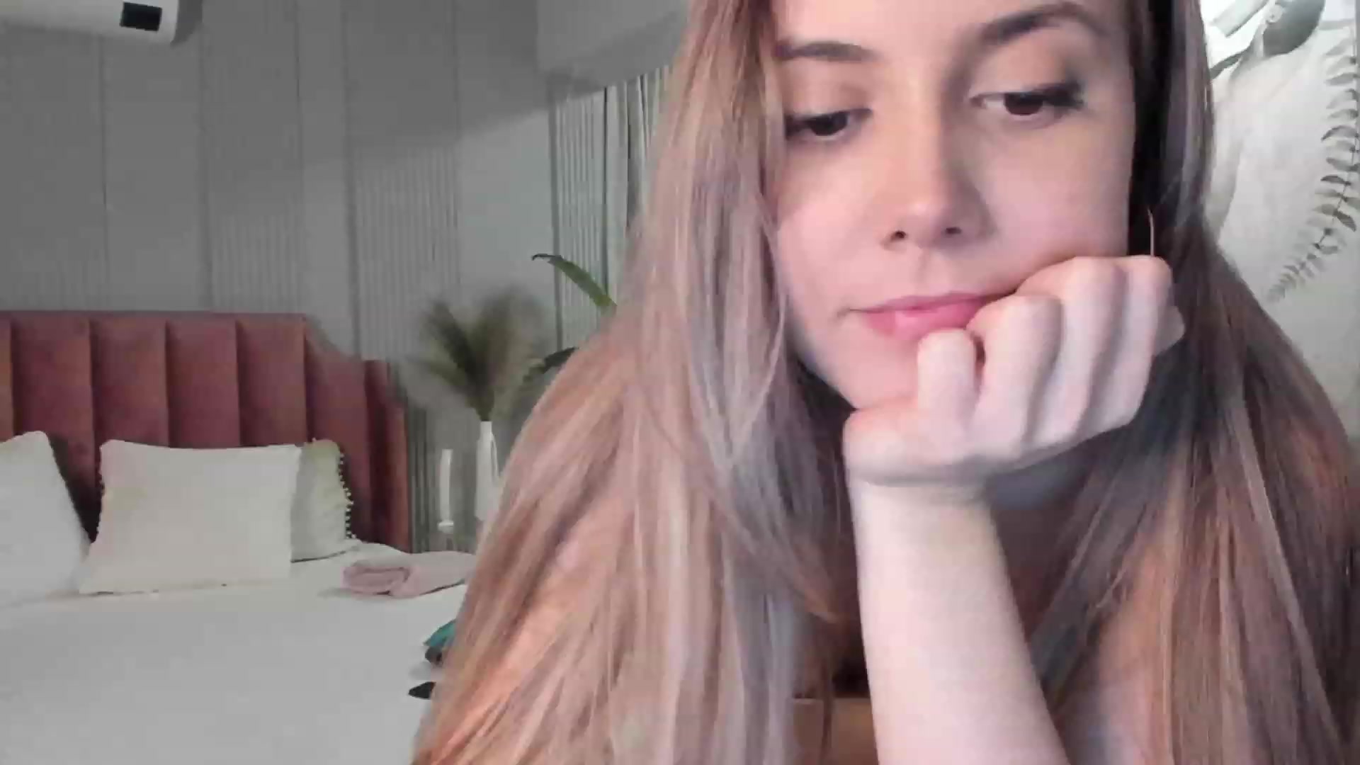Gallery image thumbnail from NellieCutest's myfreecams stream on, 02/09/2023, 23:02 image 12 of 20