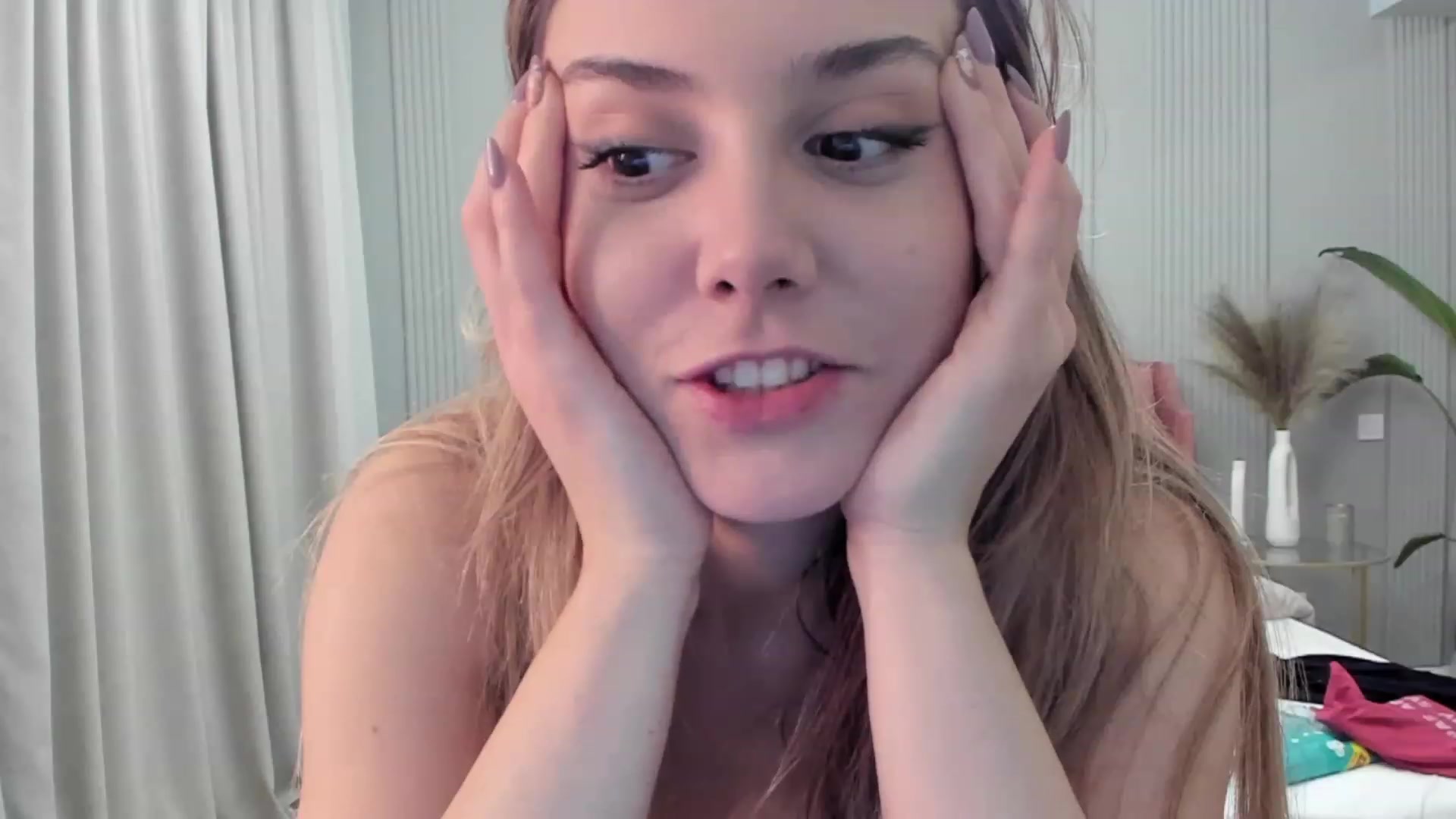 Gallery image thumbnail from NellieCutest's myfreecams stream on, 02/10/2023, 22:55 image 20 of 20