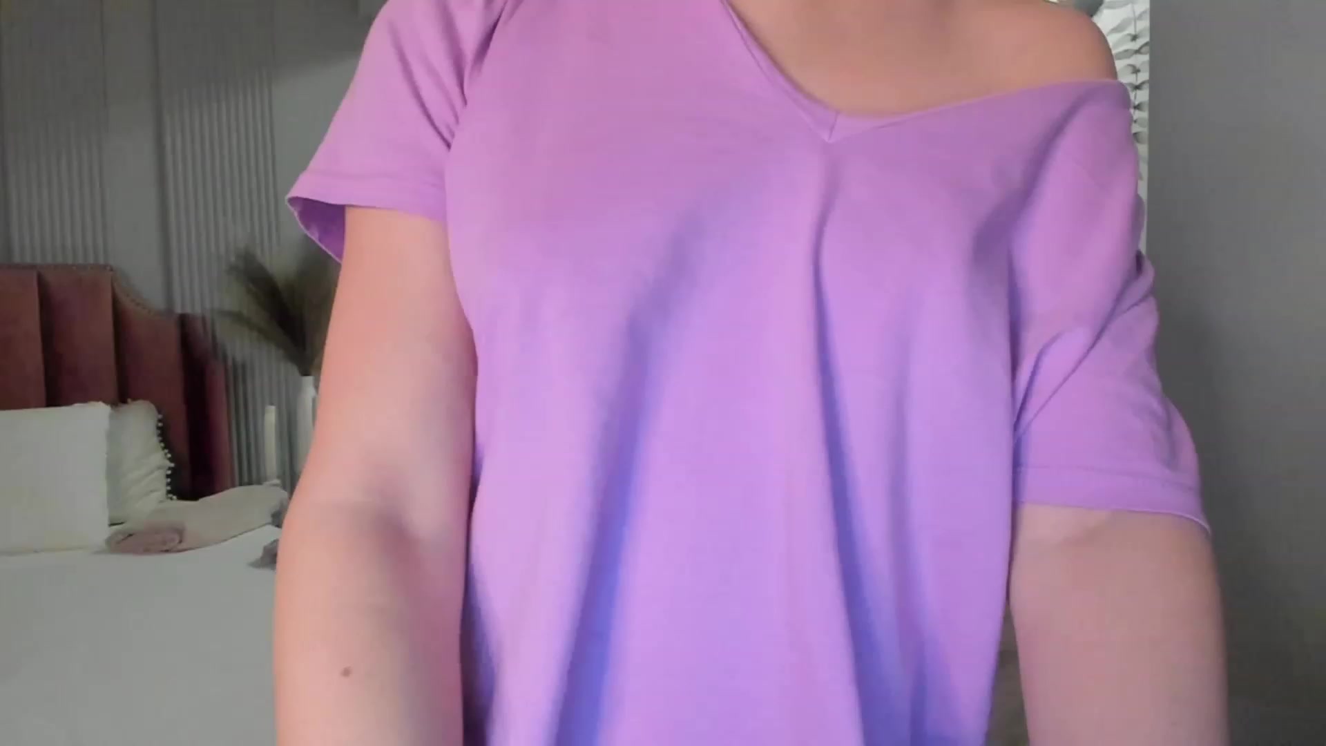 Gallery image thumbnail from NellieCutest's myfreecams stream on, 02/12/2023, 22:21 image 4 of 20