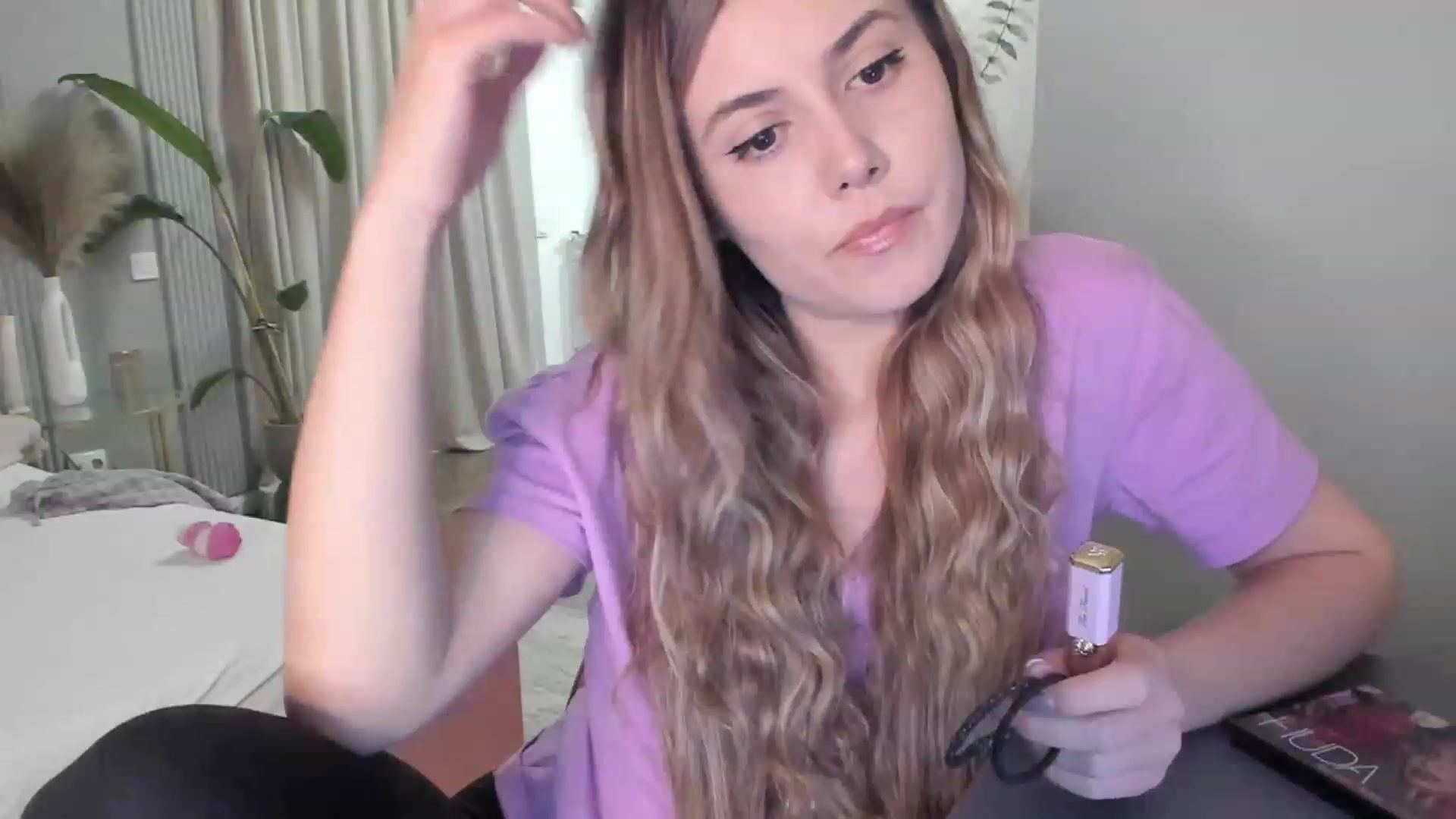 Gallery image thumbnail from NellieCutest's myfreecams stream on, 02/12/2023, 22:21 image 11 of 20