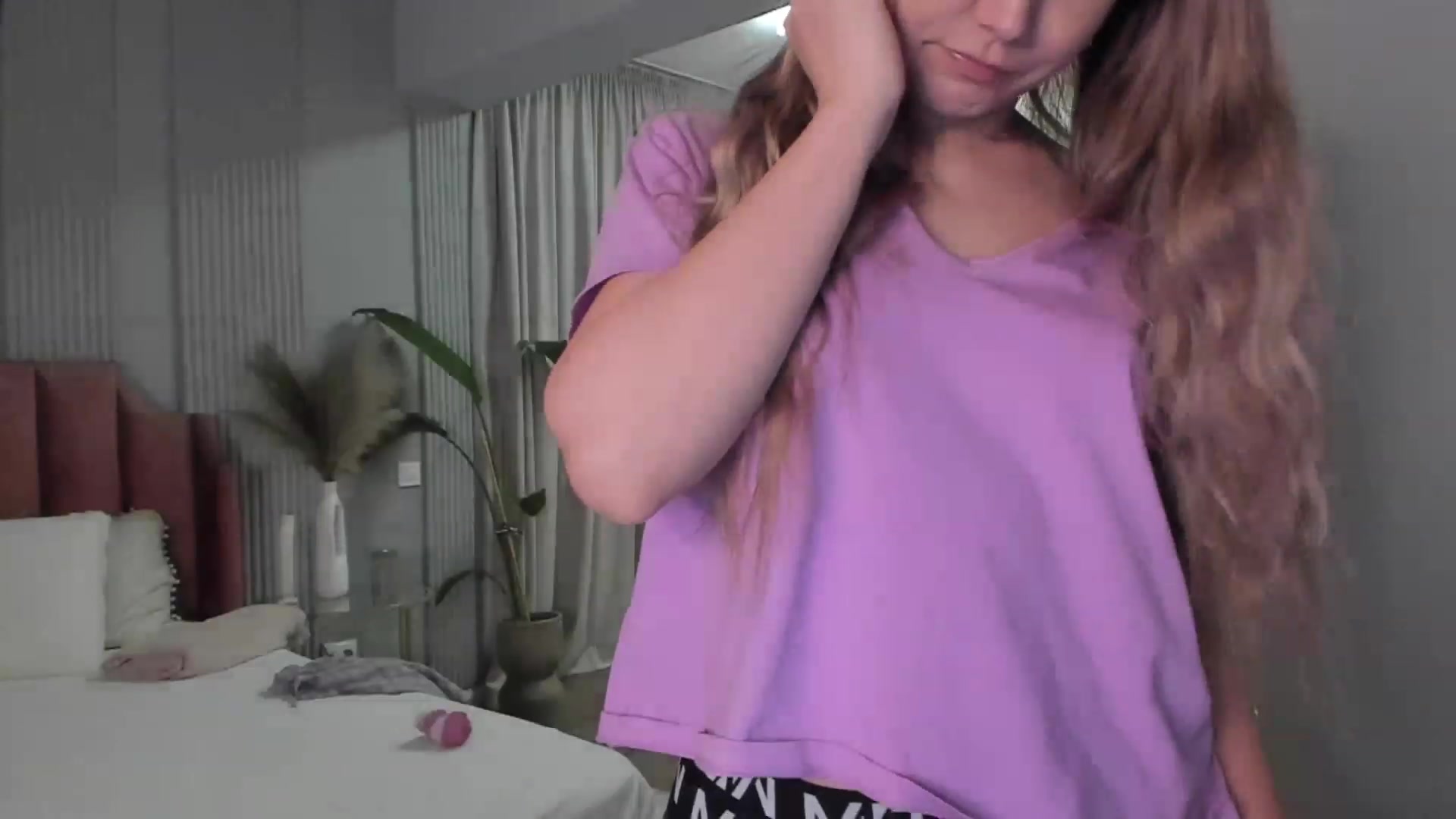 Gallery image thumbnail from NellieCutest's myfreecams stream on, 02/12/2023, 22:21 image 7 of 20