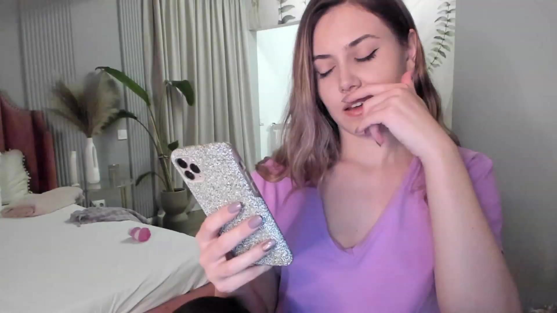 Gallery image thumbnail from NellieCutest's myfreecams stream on, 02/12/2023, 22:21 image 9 of 20