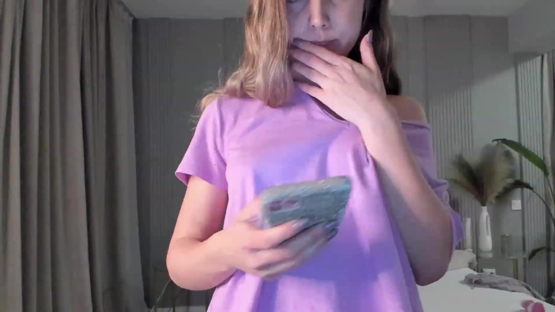 Gallery image thumbnail from NellieCutest's myfreecams stream on, 02/12/2023, 22:21 image 17 of 20