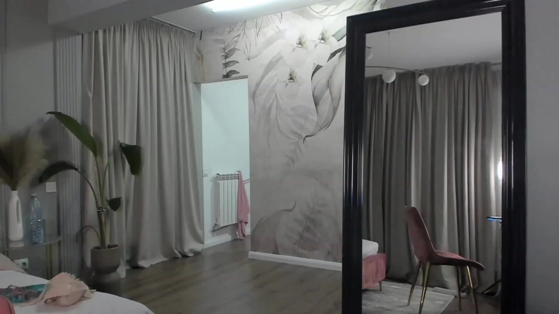 Gallery image thumbnail from NellieCutest's myfreecams stream on, 02/17/2023, 23:30 image 10 of 20