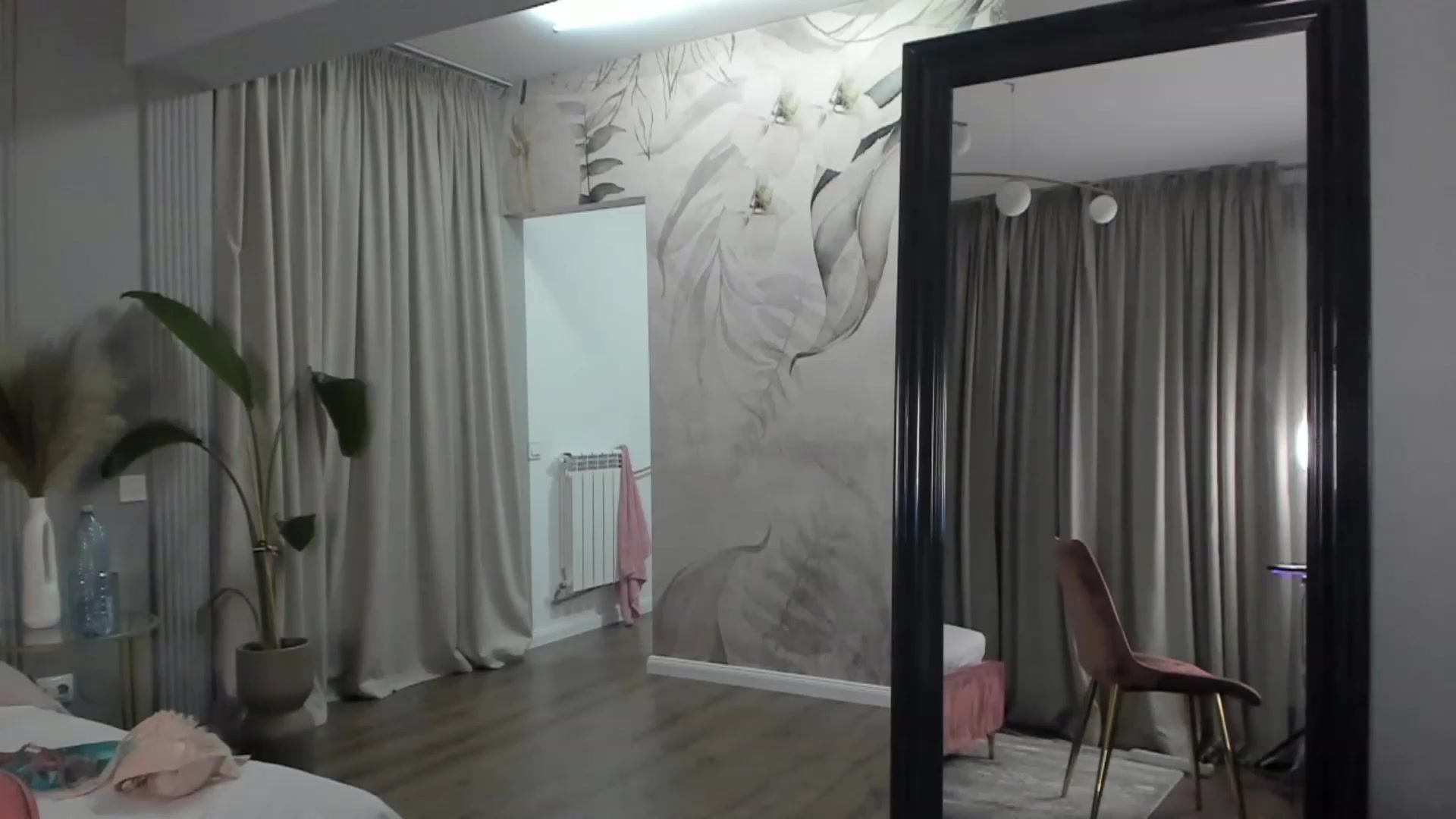 Gallery image thumbnail from NellieCutest's myfreecams stream on, 02/17/2023, 23:30 image 11 of 20